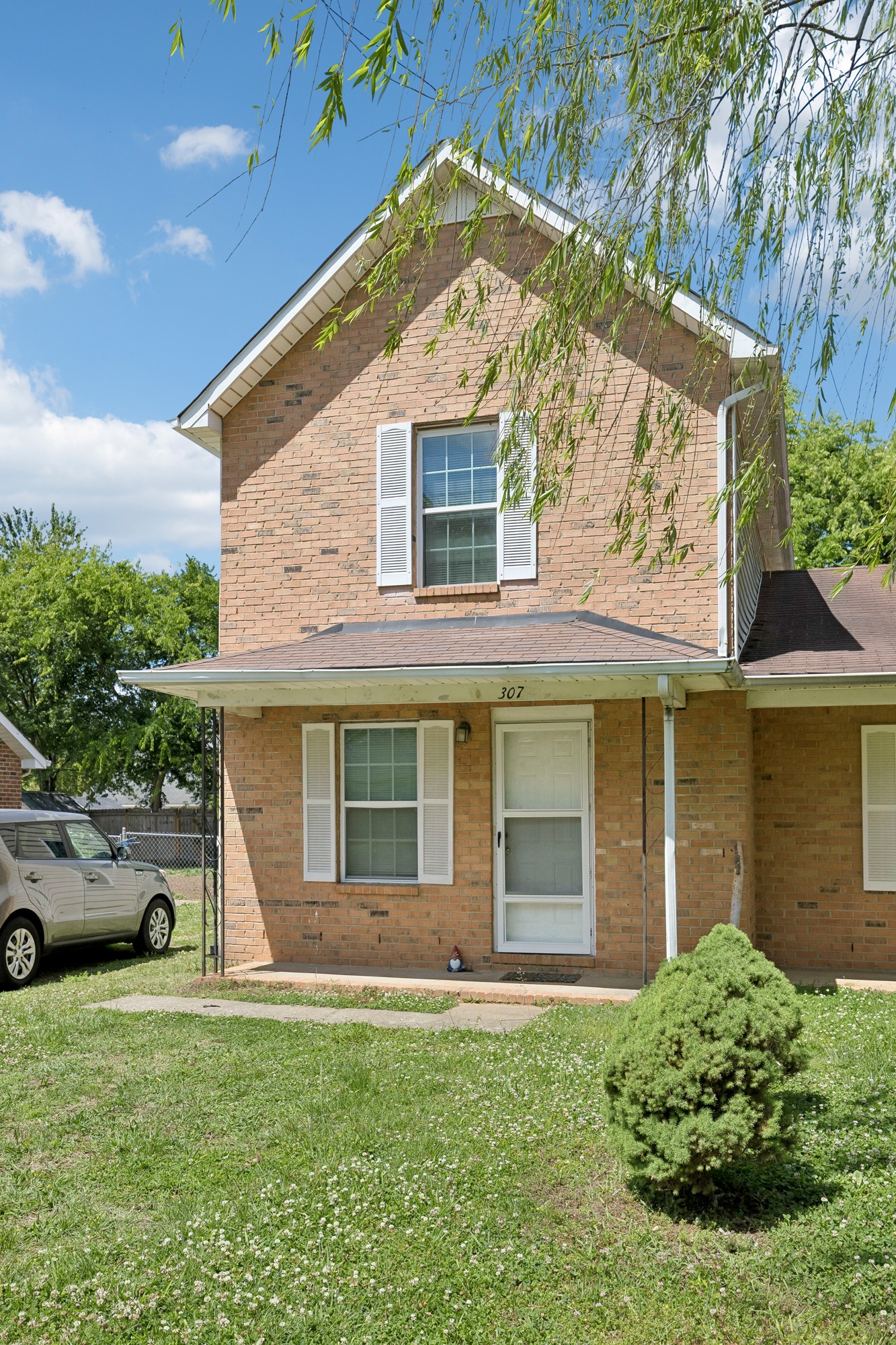 307 Lilly Ln