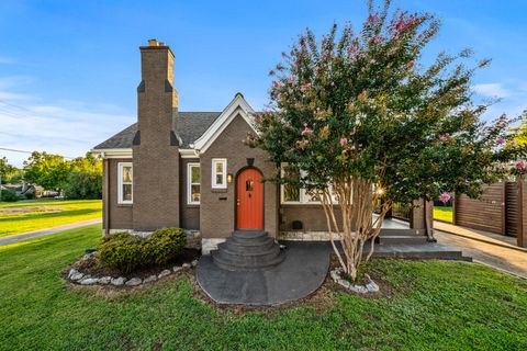 Photo of 1601 Dr Db Todd Jr Blvd, Nashville, TN 37208 (MLS # 3061578)