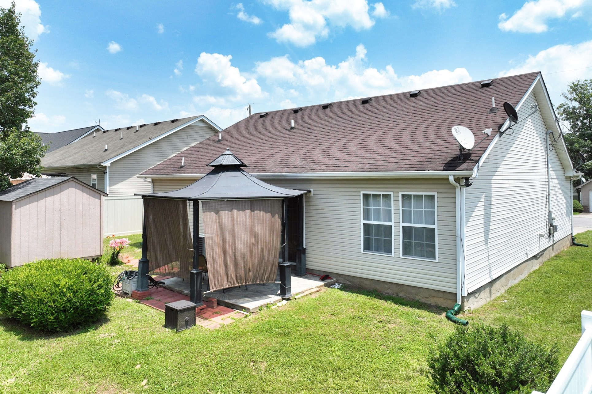 126 Dreville Dr