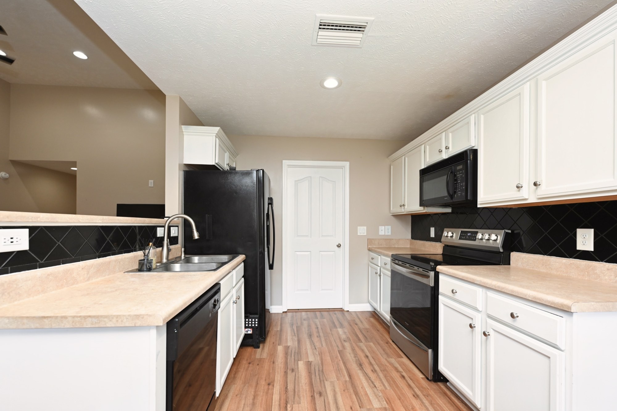 126 Dreville Dr