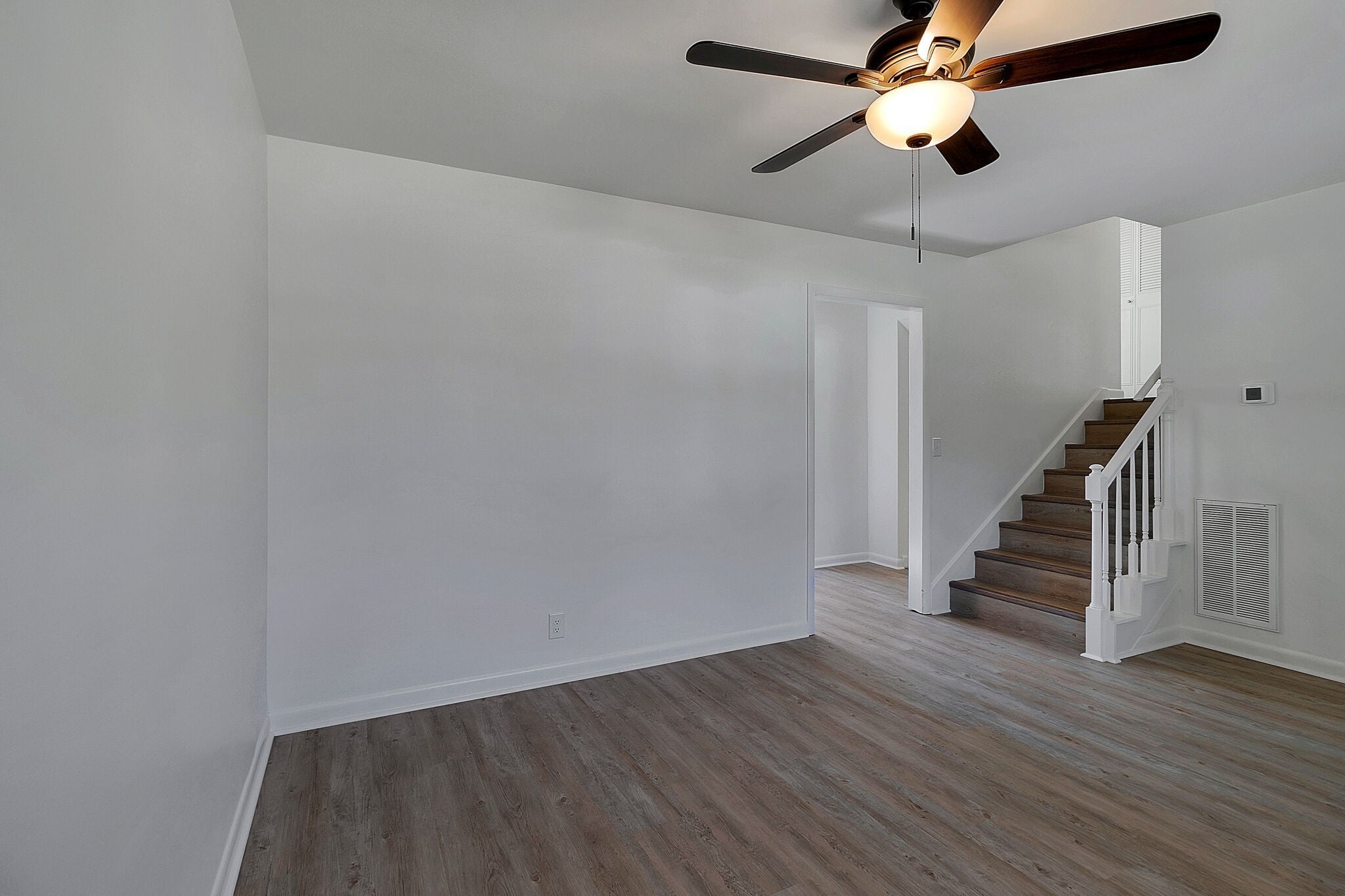 124 Grenadier Dr