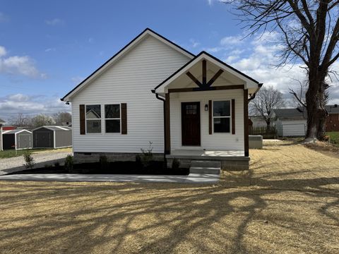 706 Courthouse View St Lafayette TN 37083