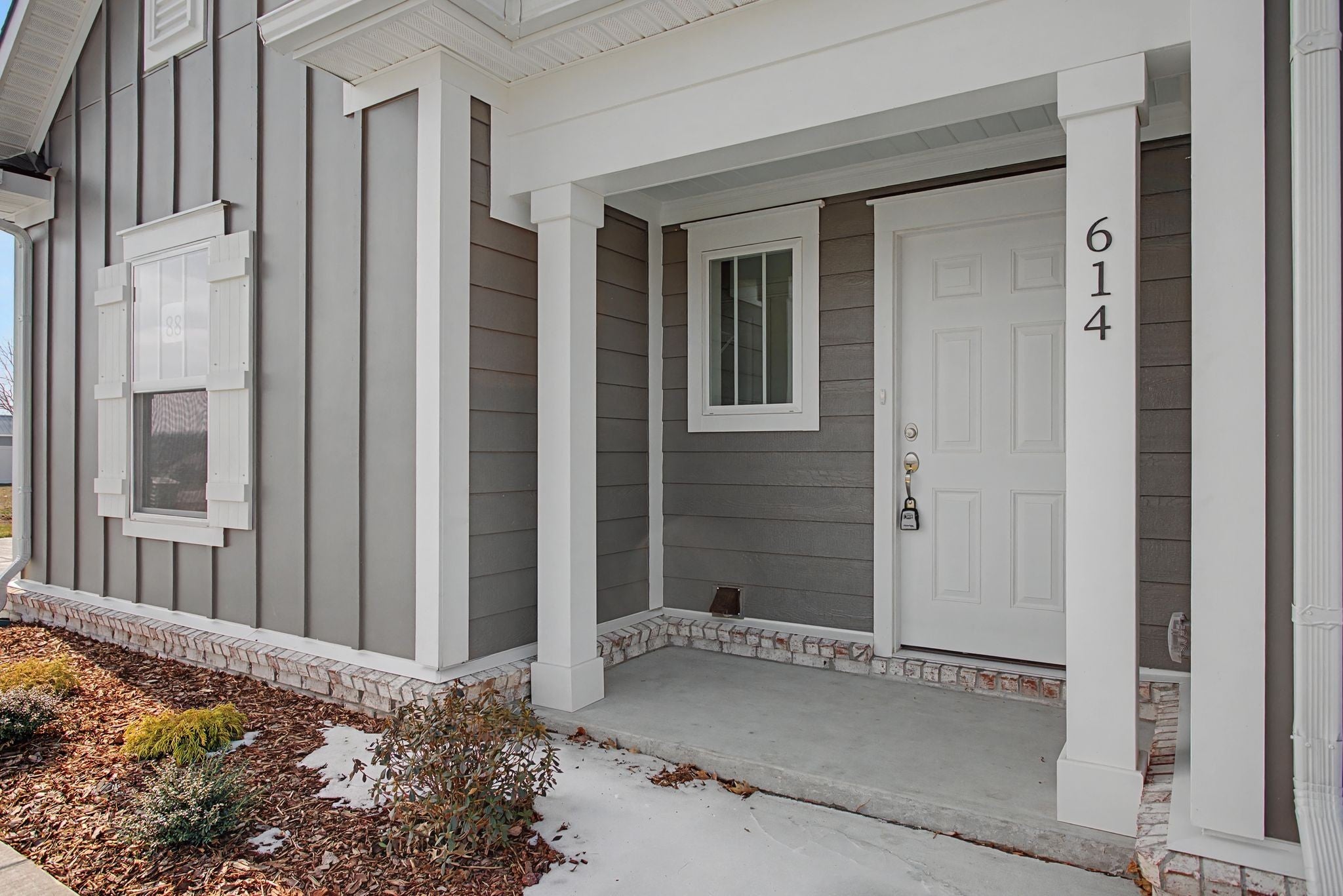 614 Brookside Dr