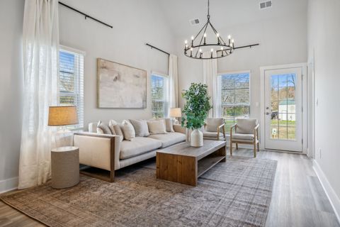 533 Tulip Springs Ct Hermitage TN 37076