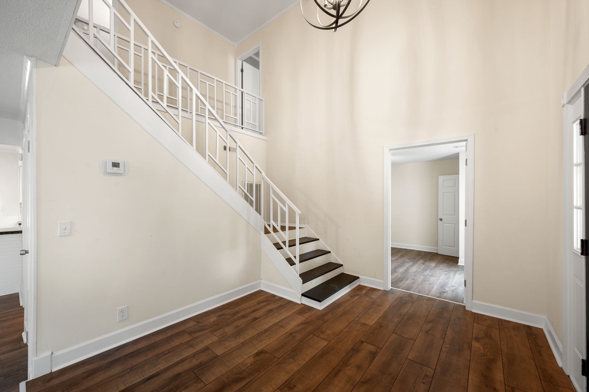 7 East Ln