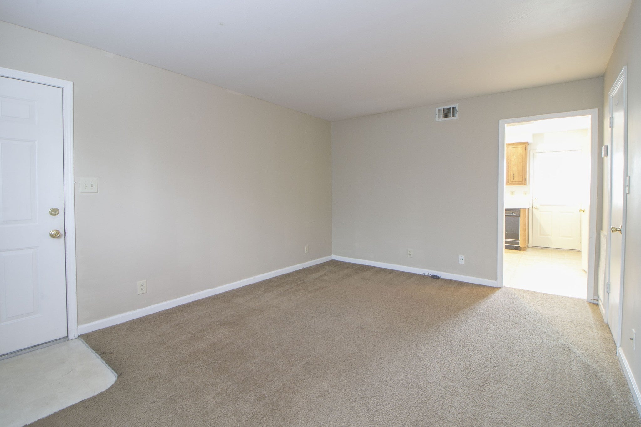 1601 Minglewood Drive 4