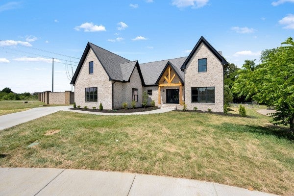 2338 Thad Ct