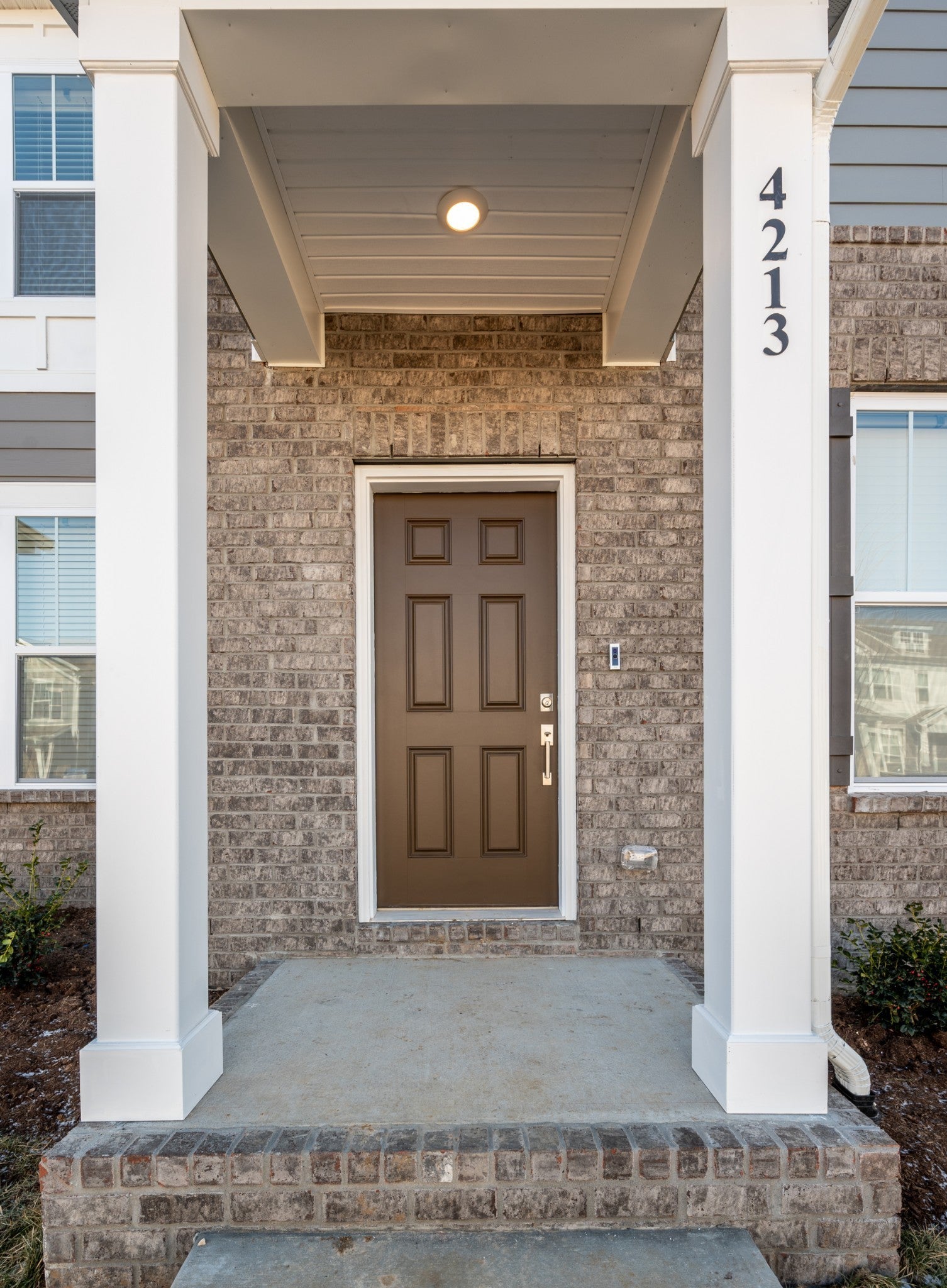 4213 Gandalf Ln
