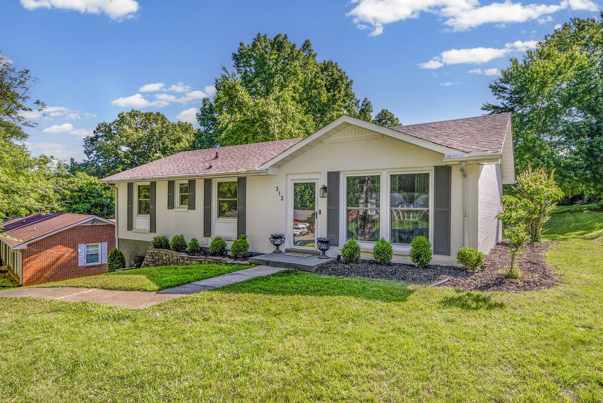 313 Hilldale Ln