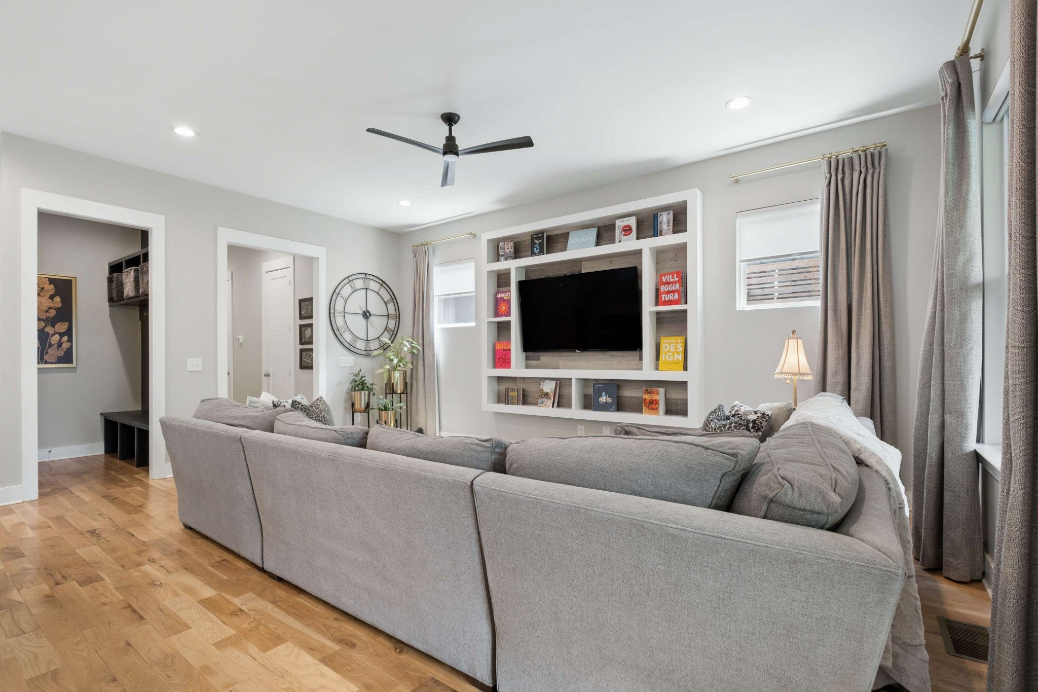 2013B Hutton Dr