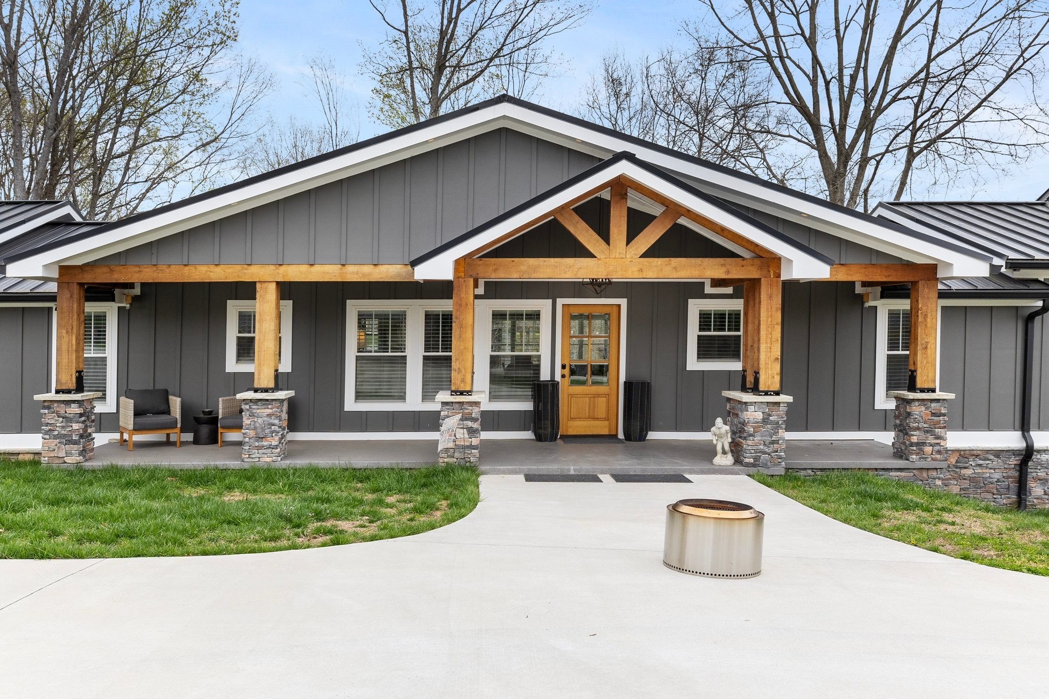 101 Holly Tree Dr