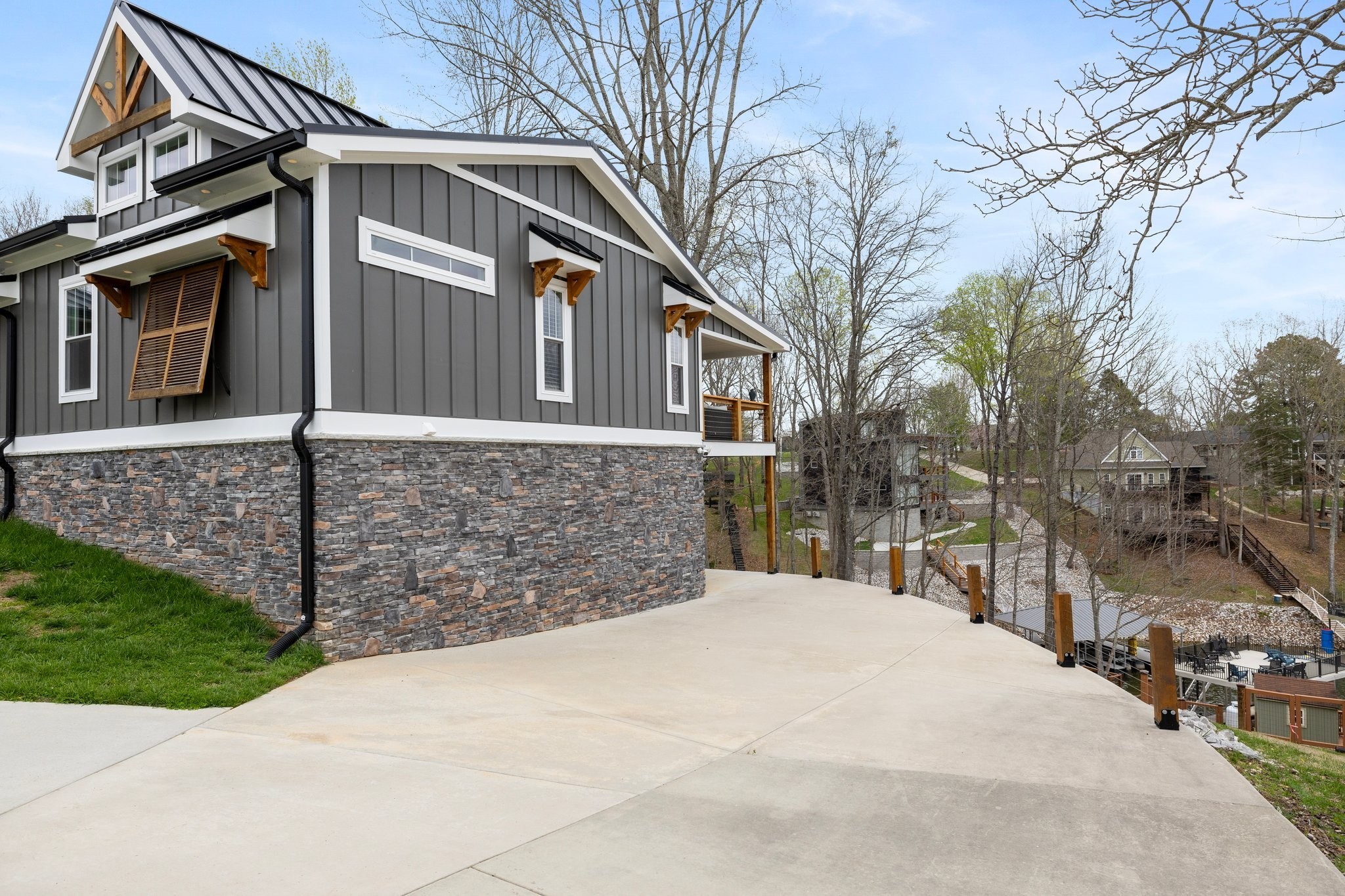 101 Holly Tree Dr