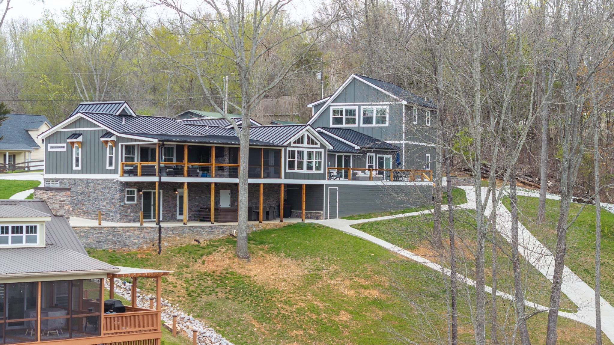 101 Holly Tree Dr