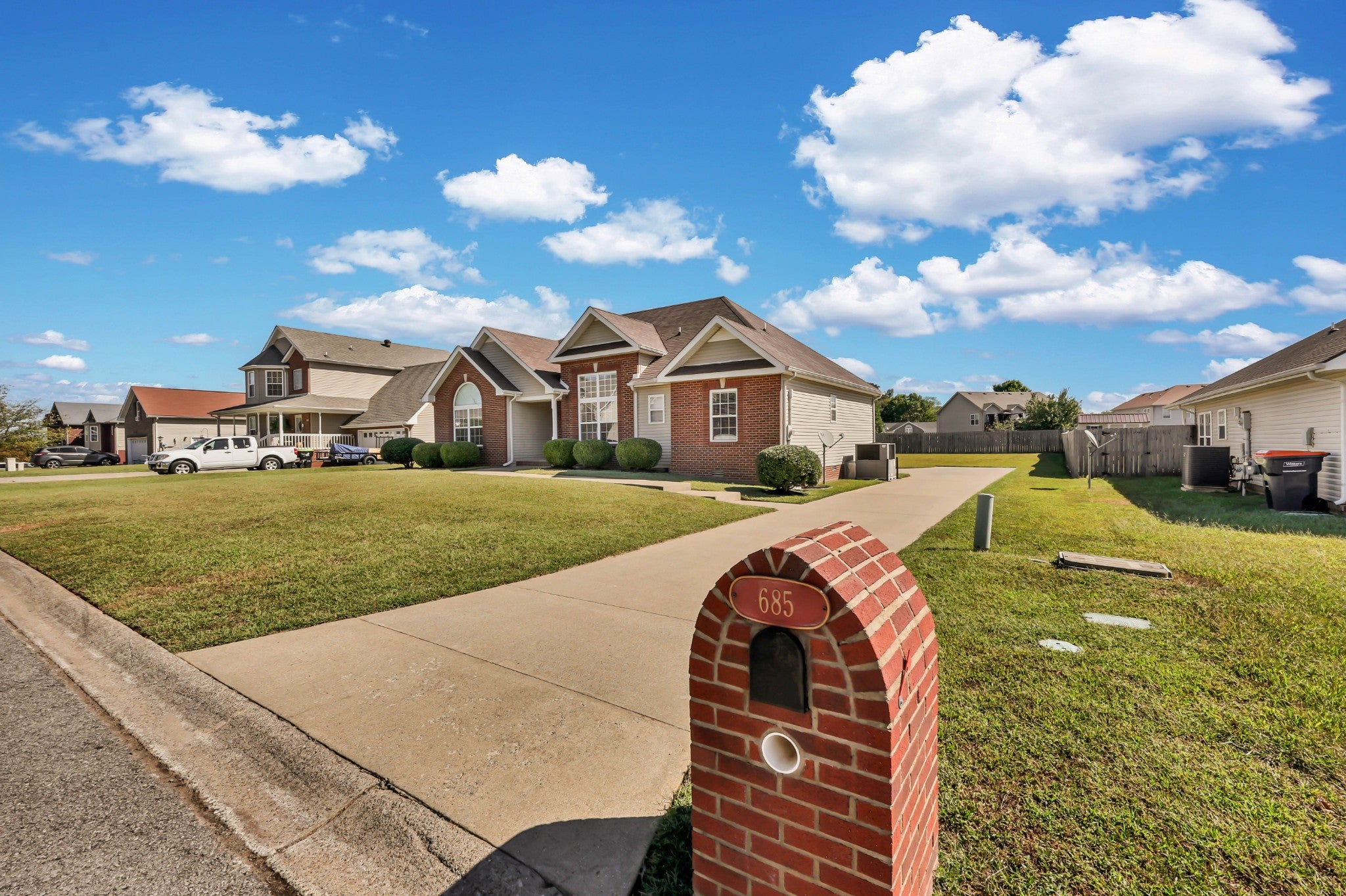 685 Superior Ln
