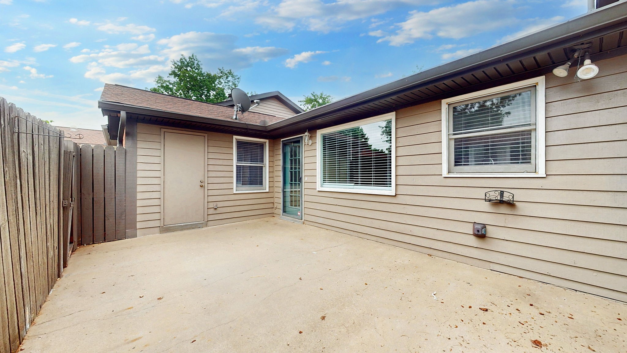 210 Highland Villa Cir