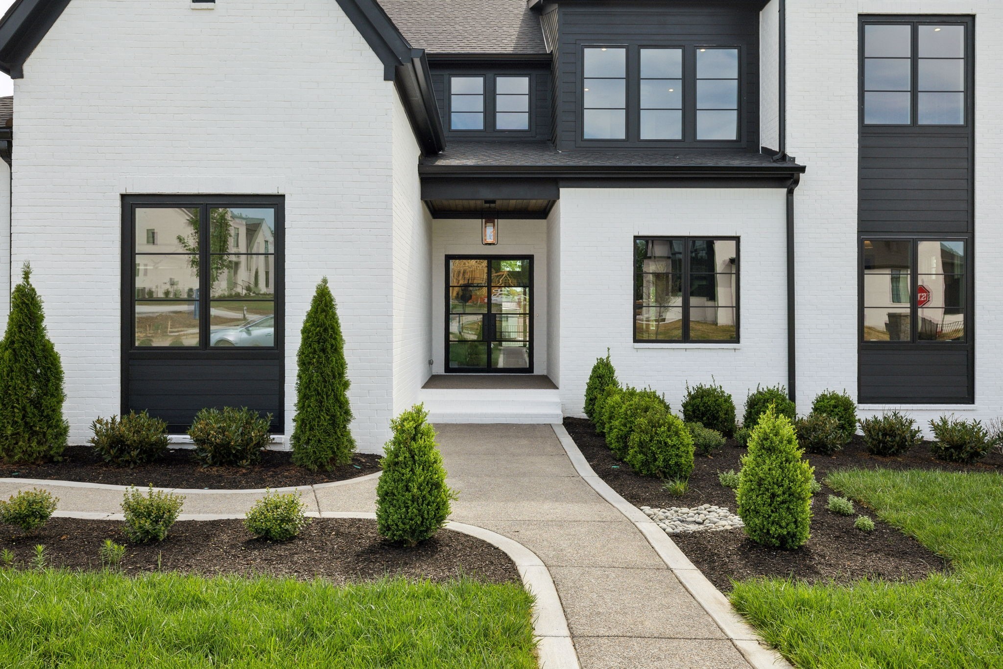 1556 White Barn