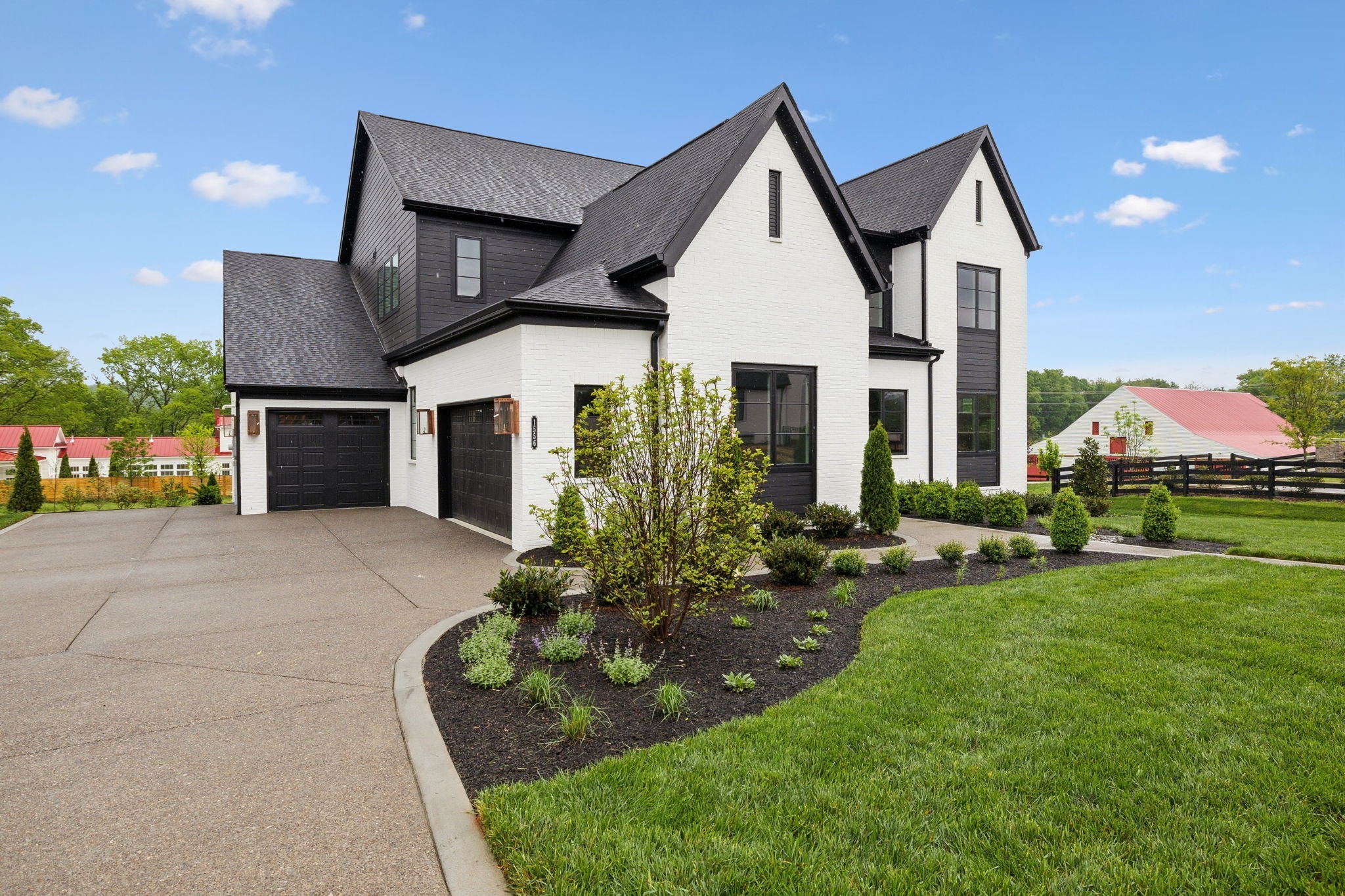 1556 White Barn