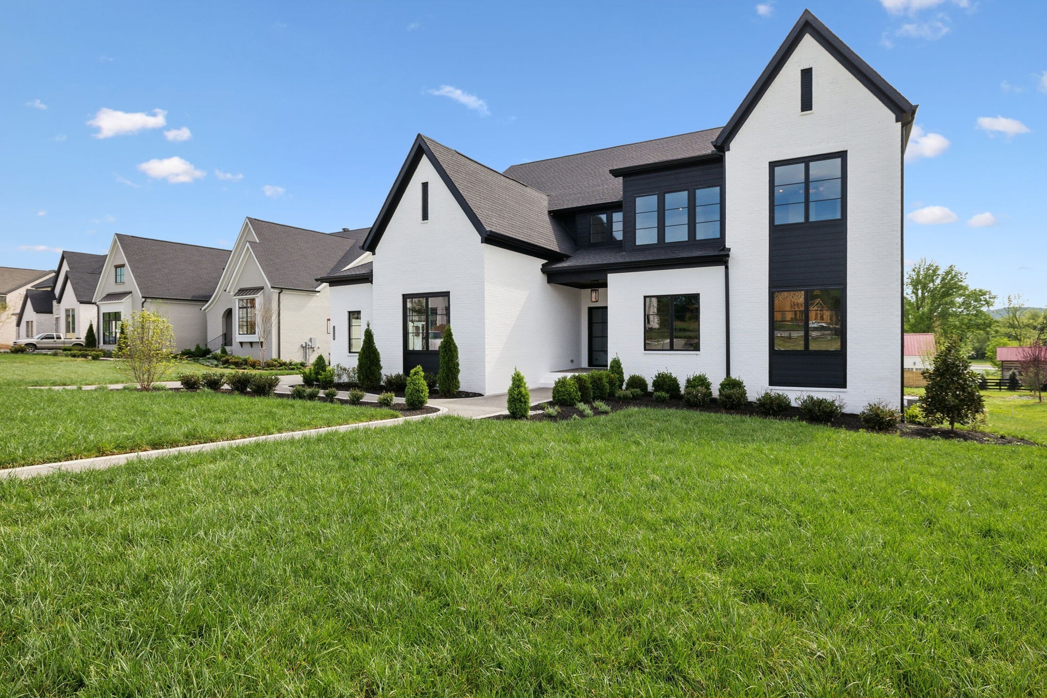1556 White Barn