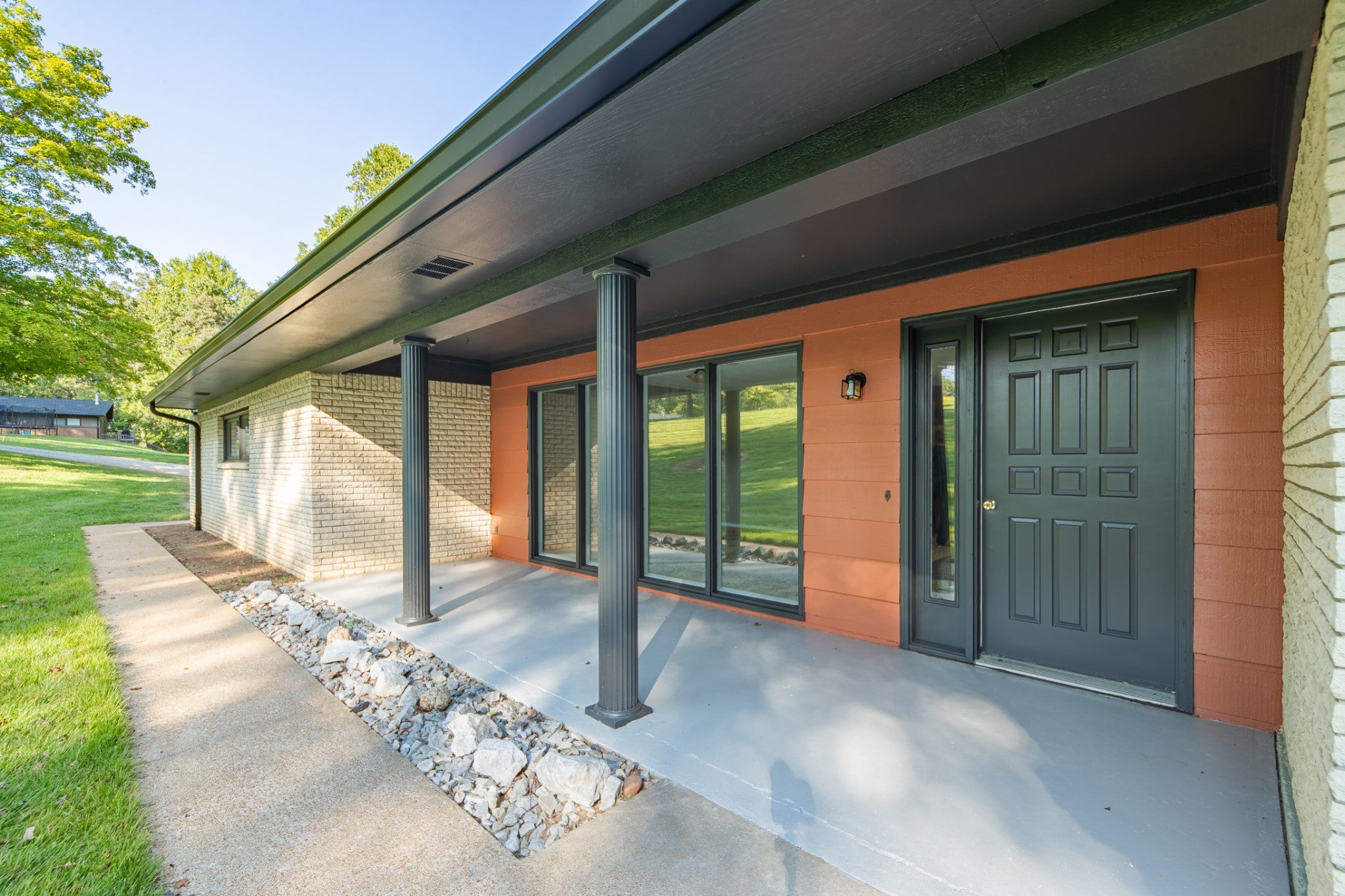 301 Sanford Ln