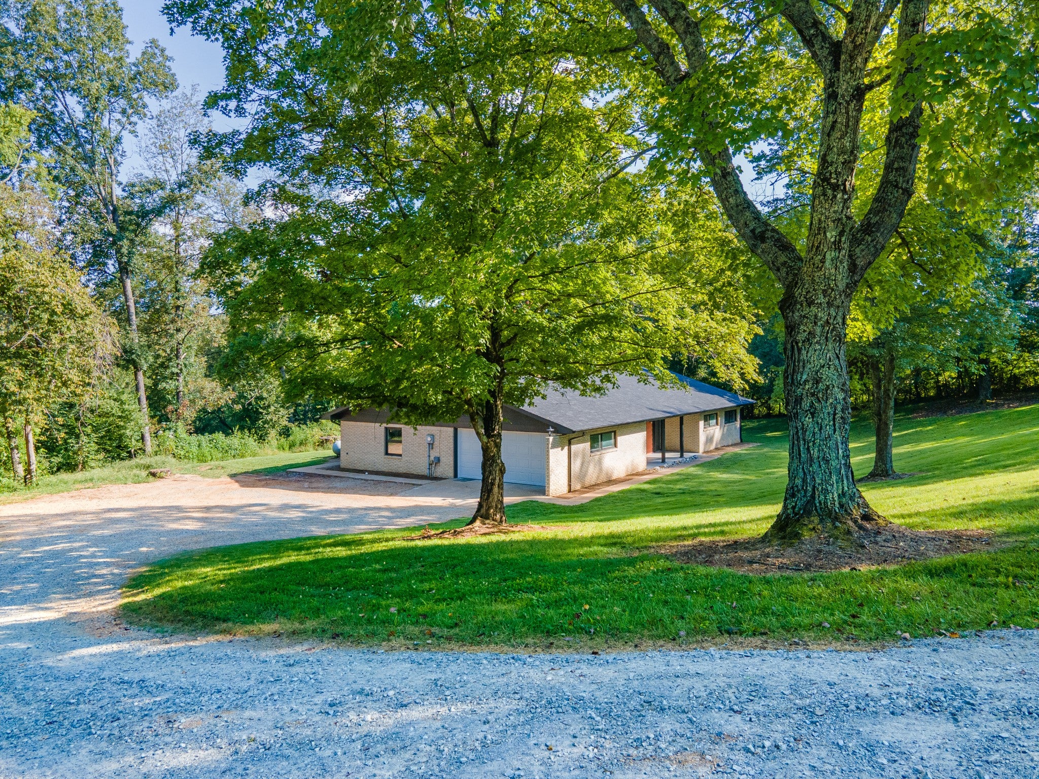 301 Sanford Ln