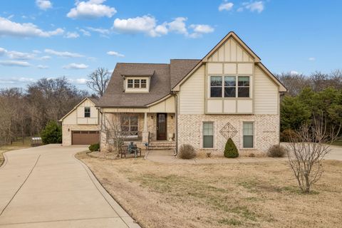 1412 Brook Dr Columbia TN 38401