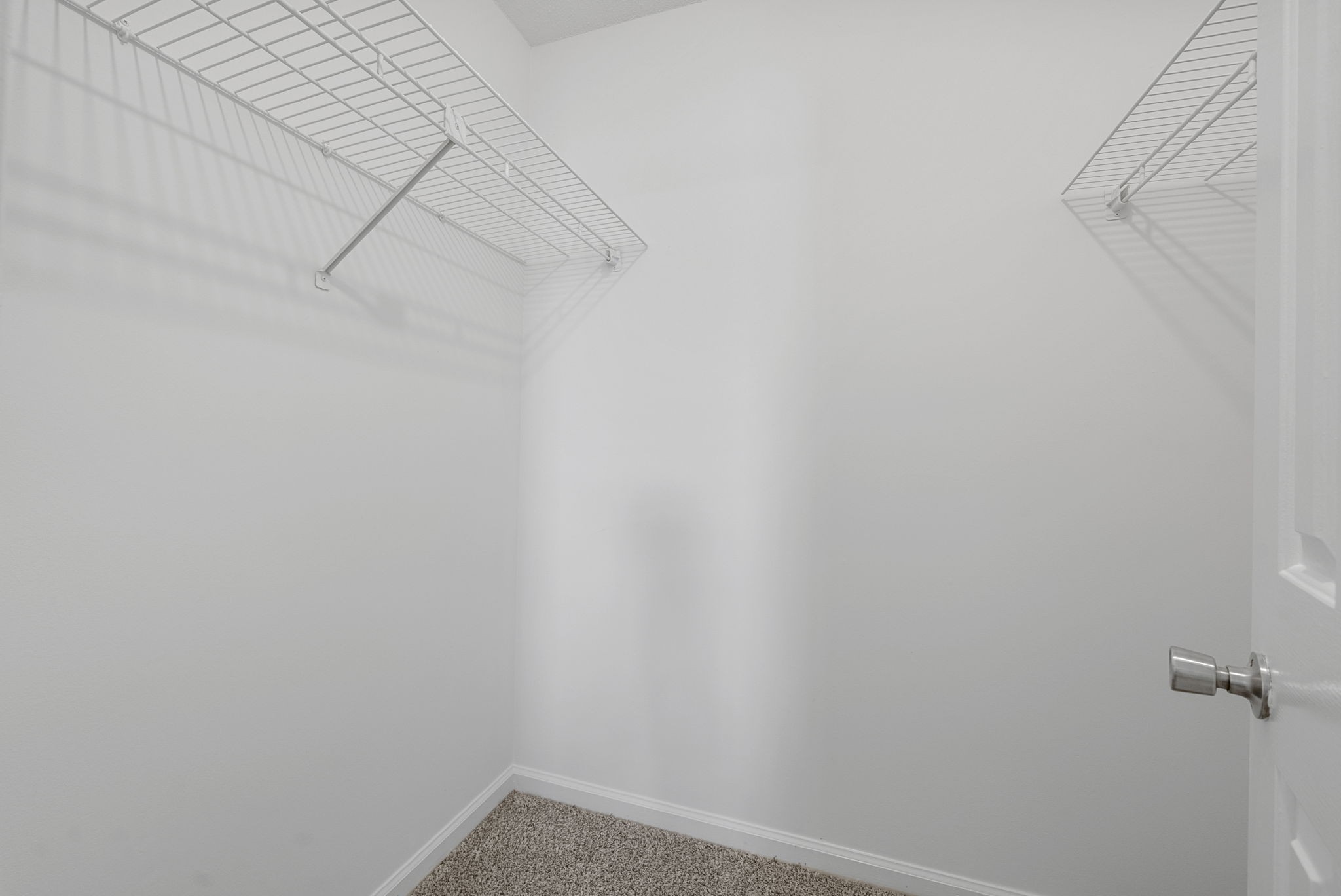 Clarksville, Tennessee 37042, United States, 3 Bedrooms Bedrooms, ,2 BathroomsBathrooms,Residential,Active,240252