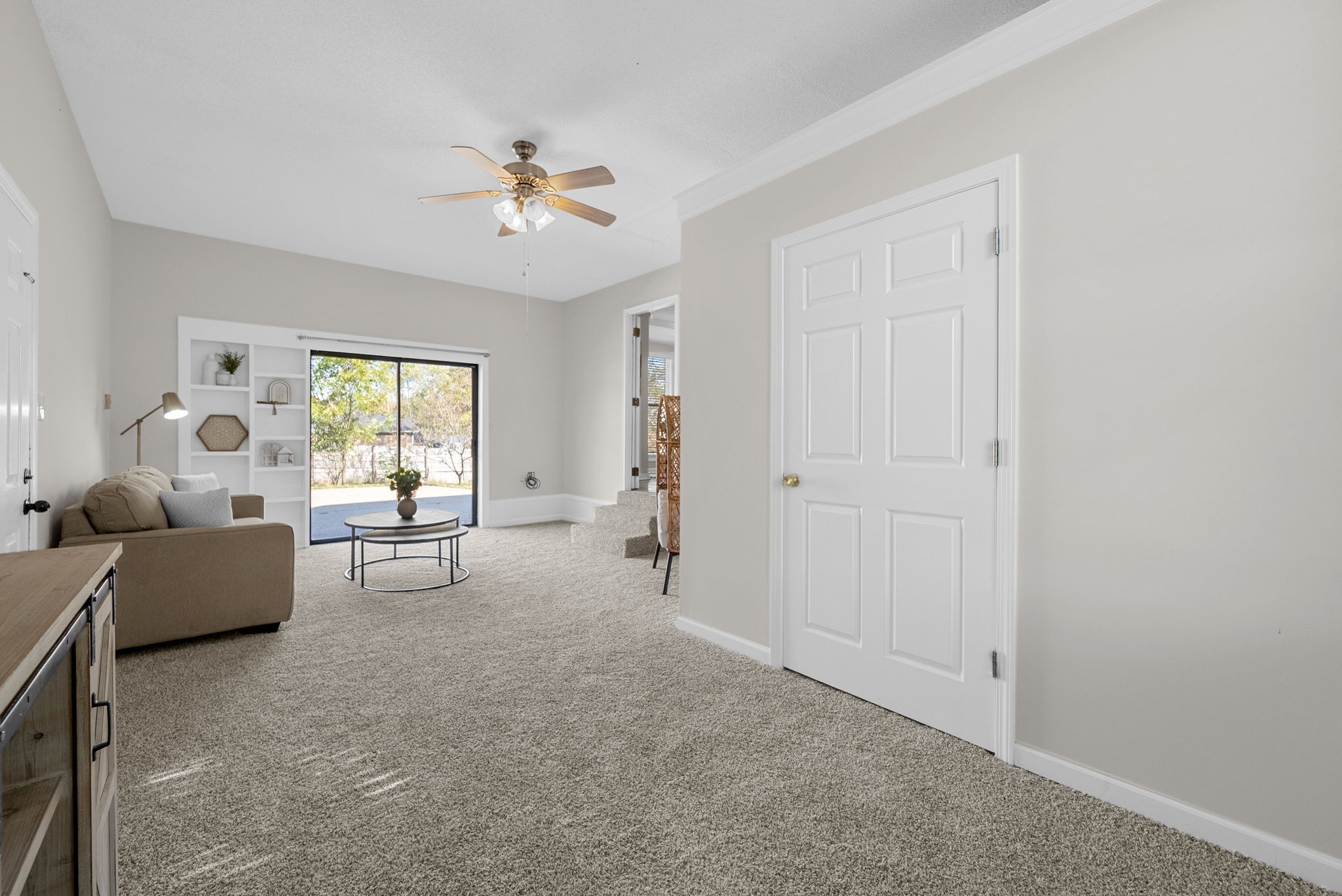 Clarksville, Tennessee 37042, United States, 3 Bedrooms Bedrooms, ,2 BathroomsBathrooms,Residential,Active,240252