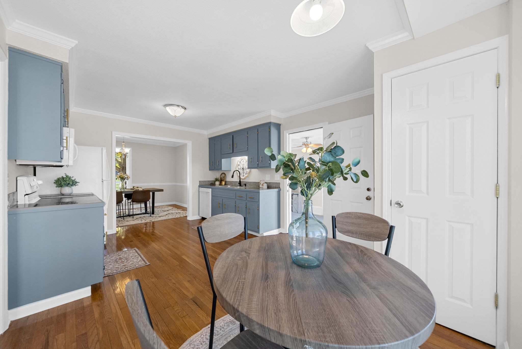 Clarksville, Tennessee 37042, United States, 3 Bedrooms Bedrooms, ,2 BathroomsBathrooms,Residential,Active,240252