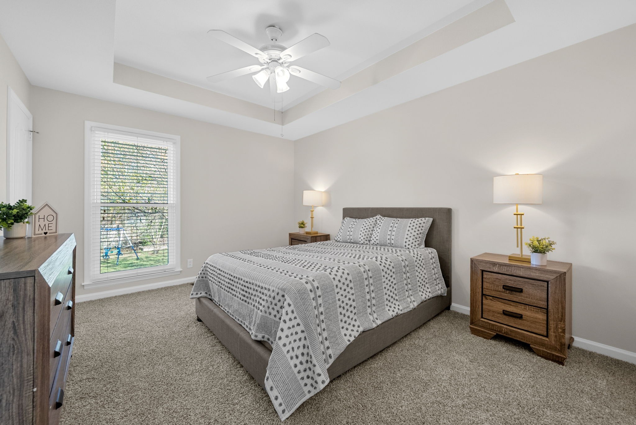 Clarksville, Tennessee 37042, United States, 3 Bedrooms Bedrooms, ,2 BathroomsBathrooms,Residential,Active,240252