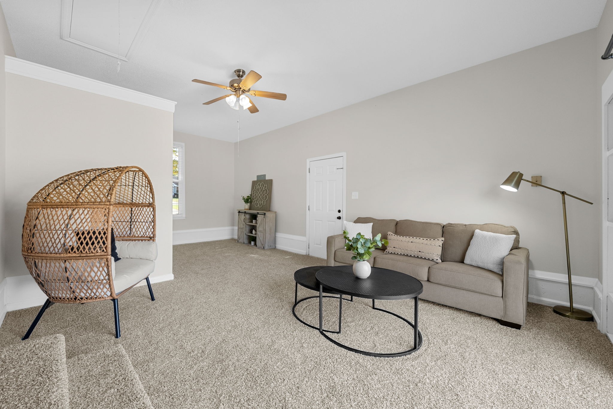 Clarksville, Tennessee 37042, United States, 3 Bedrooms Bedrooms, ,2 BathroomsBathrooms,Residential,Active,240252