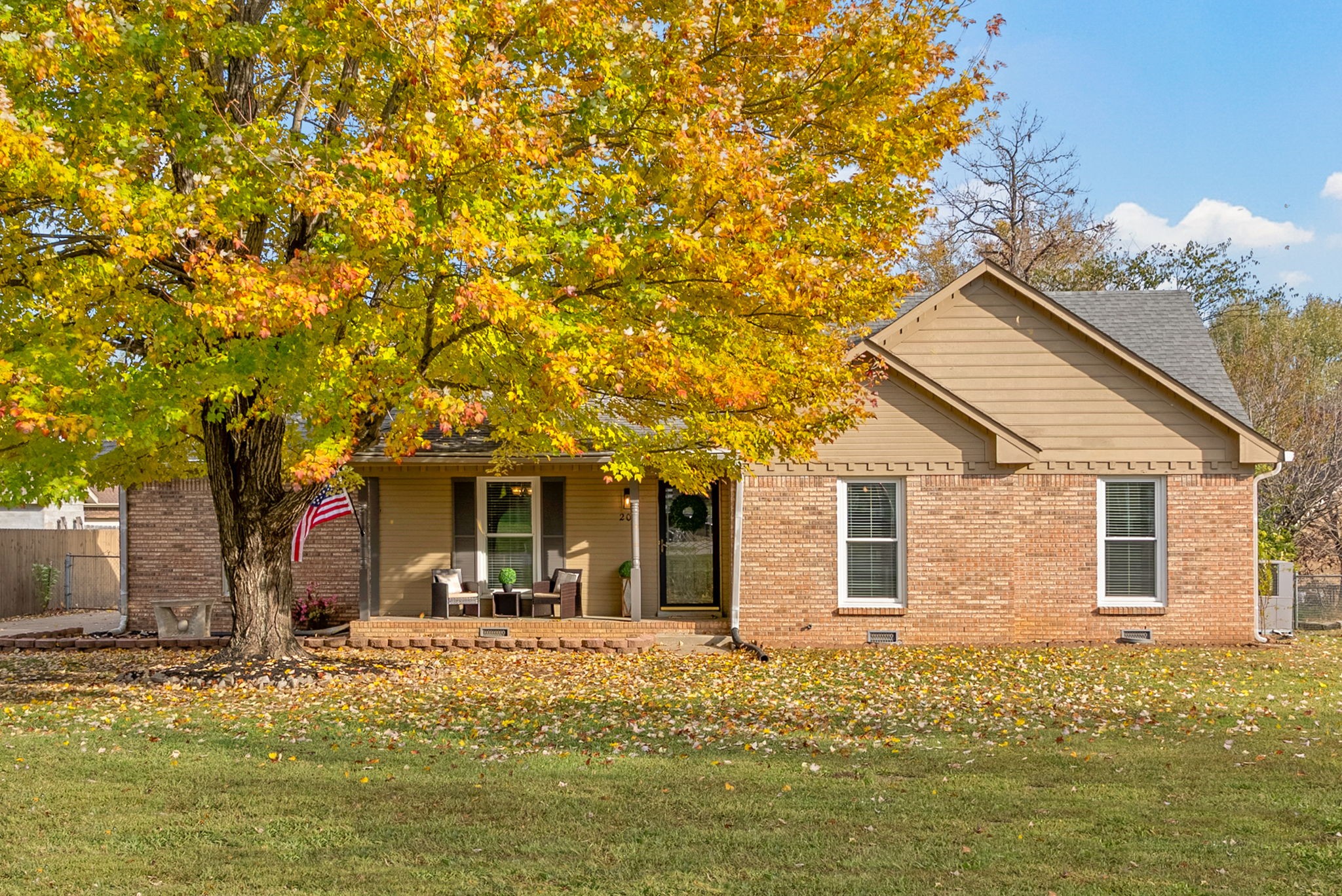 Clarksville, Tennessee 37042, United States, 3 Bedrooms Bedrooms, ,2 BathroomsBathrooms,Residential,Active,240252