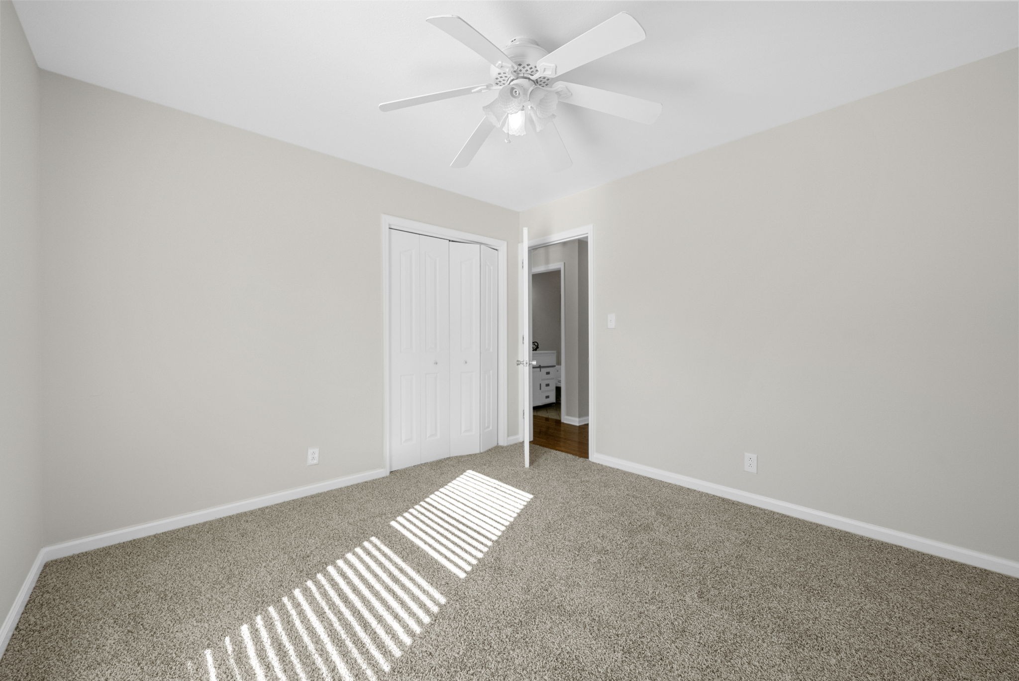 Clarksville, Tennessee 37042, United States, 3 Bedrooms Bedrooms, ,2 BathroomsBathrooms,Residential,Active,240252