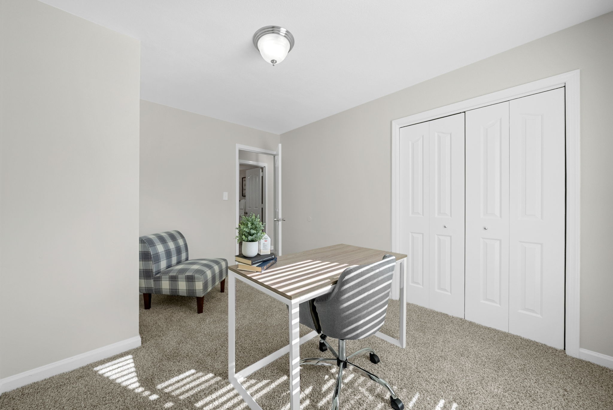 Clarksville, Tennessee 37042, United States, 3 Bedrooms Bedrooms, ,2 BathroomsBathrooms,Residential,Active,240252