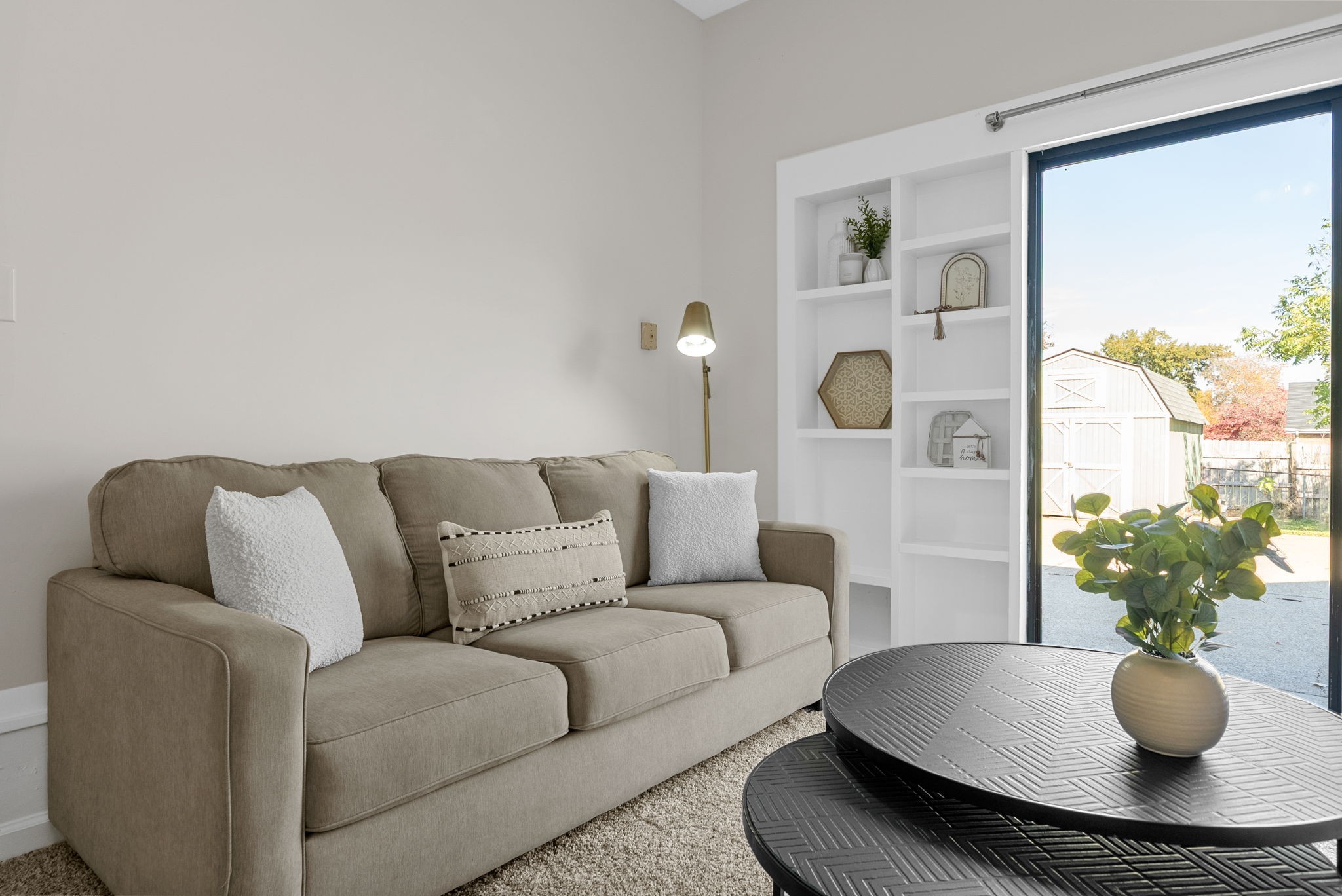 Clarksville, Tennessee 37042, United States, 3 Bedrooms Bedrooms, ,2 BathroomsBathrooms,Residential,Active,240252