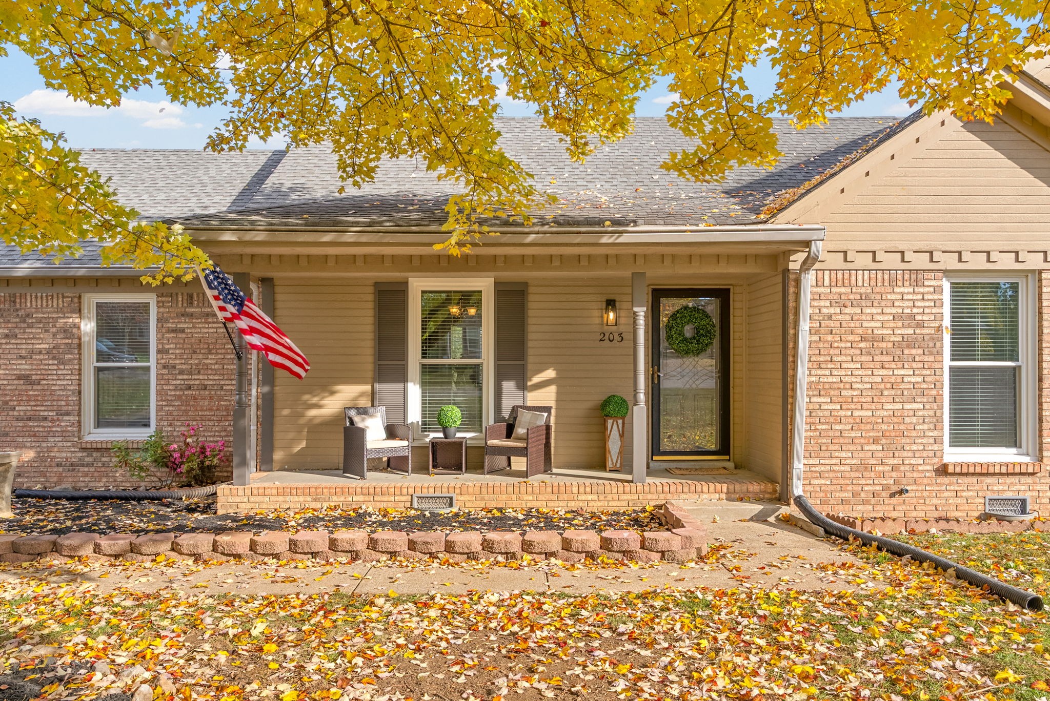 Clarksville, Tennessee 37042, United States, 3 Bedrooms Bedrooms, ,2 BathroomsBathrooms,Residential,Active,240252