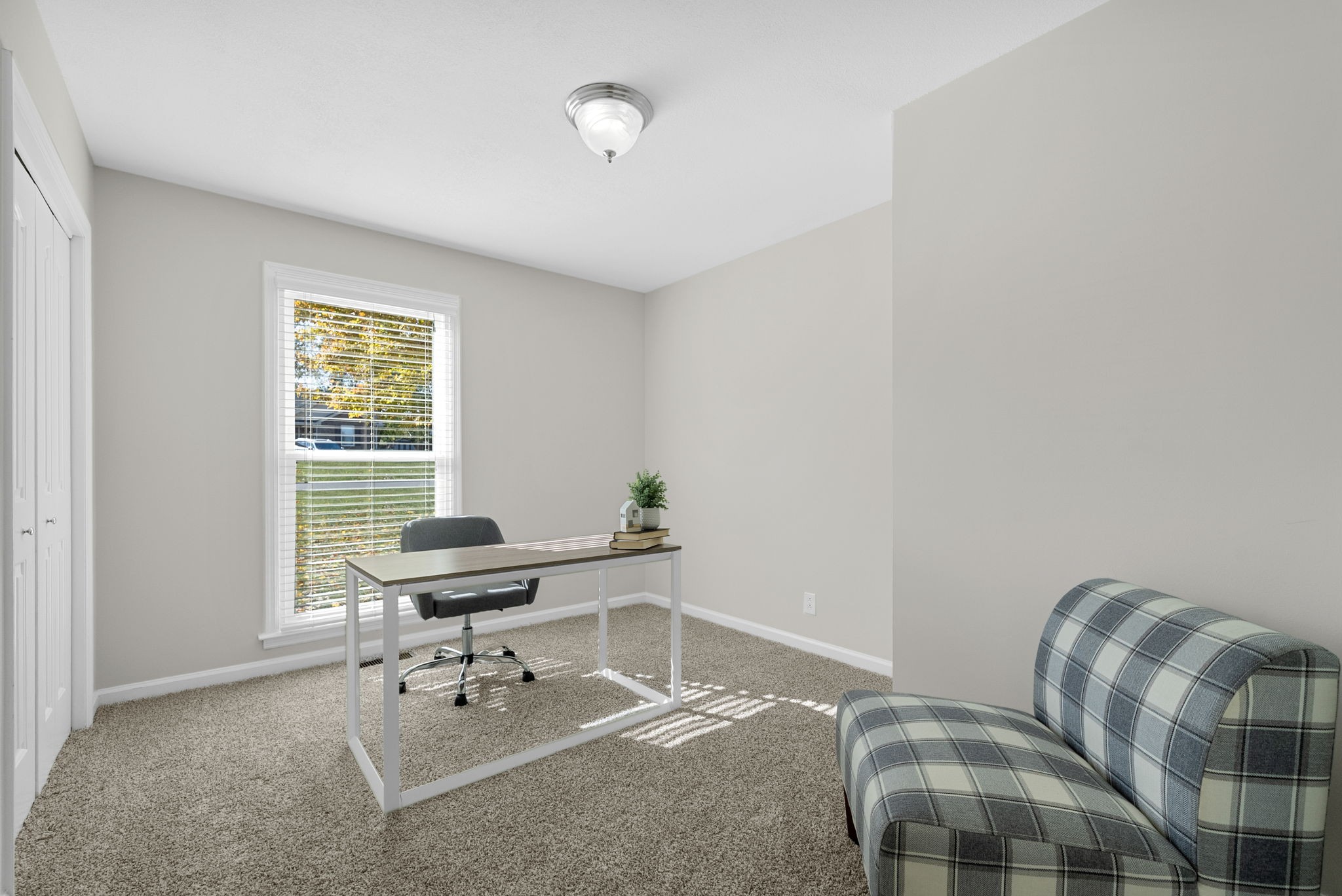 Clarksville, Tennessee 37042, United States, 3 Bedrooms Bedrooms, ,2 BathroomsBathrooms,Residential,Active,240252