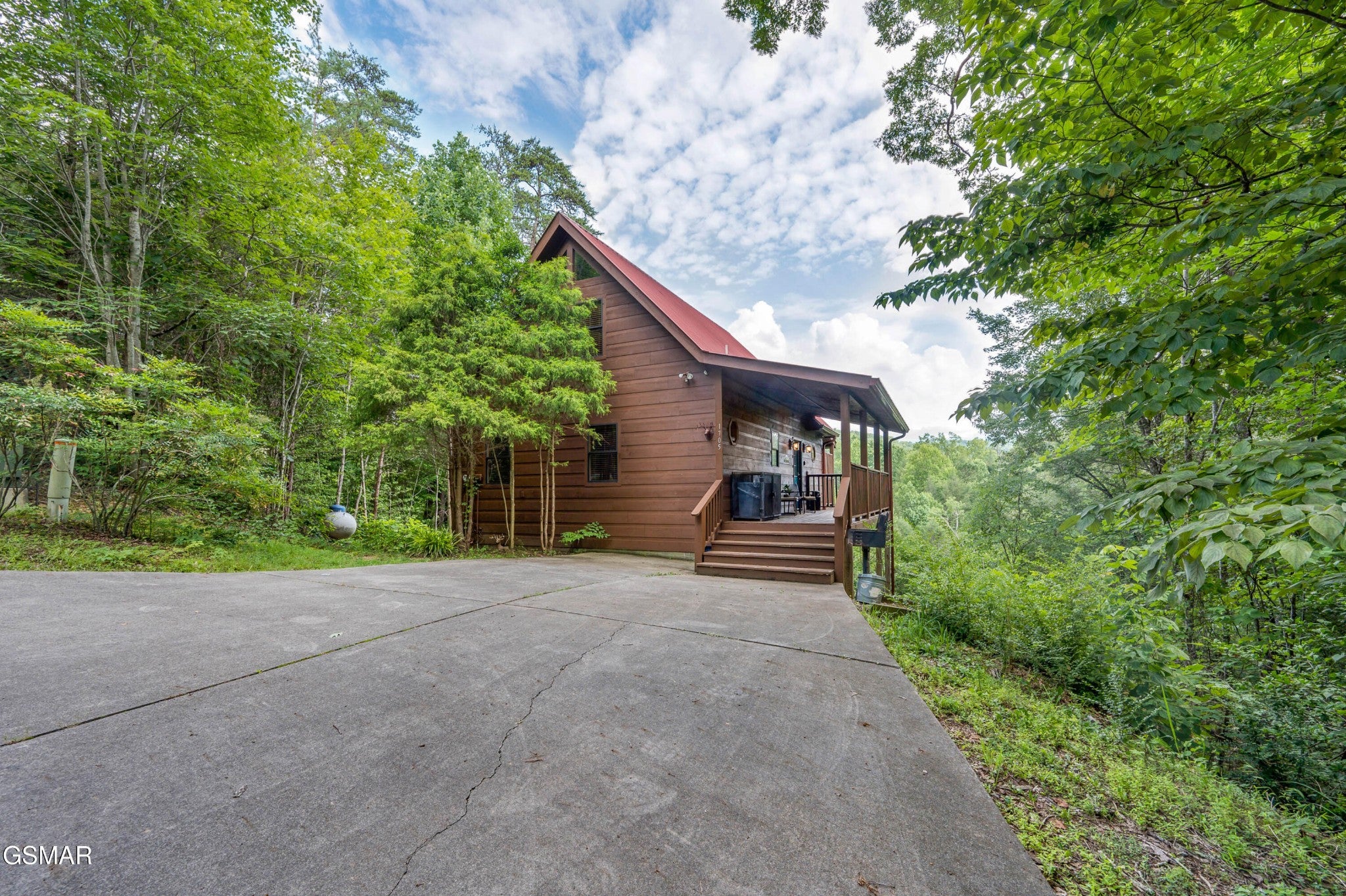 1705 Quail Hollow Way