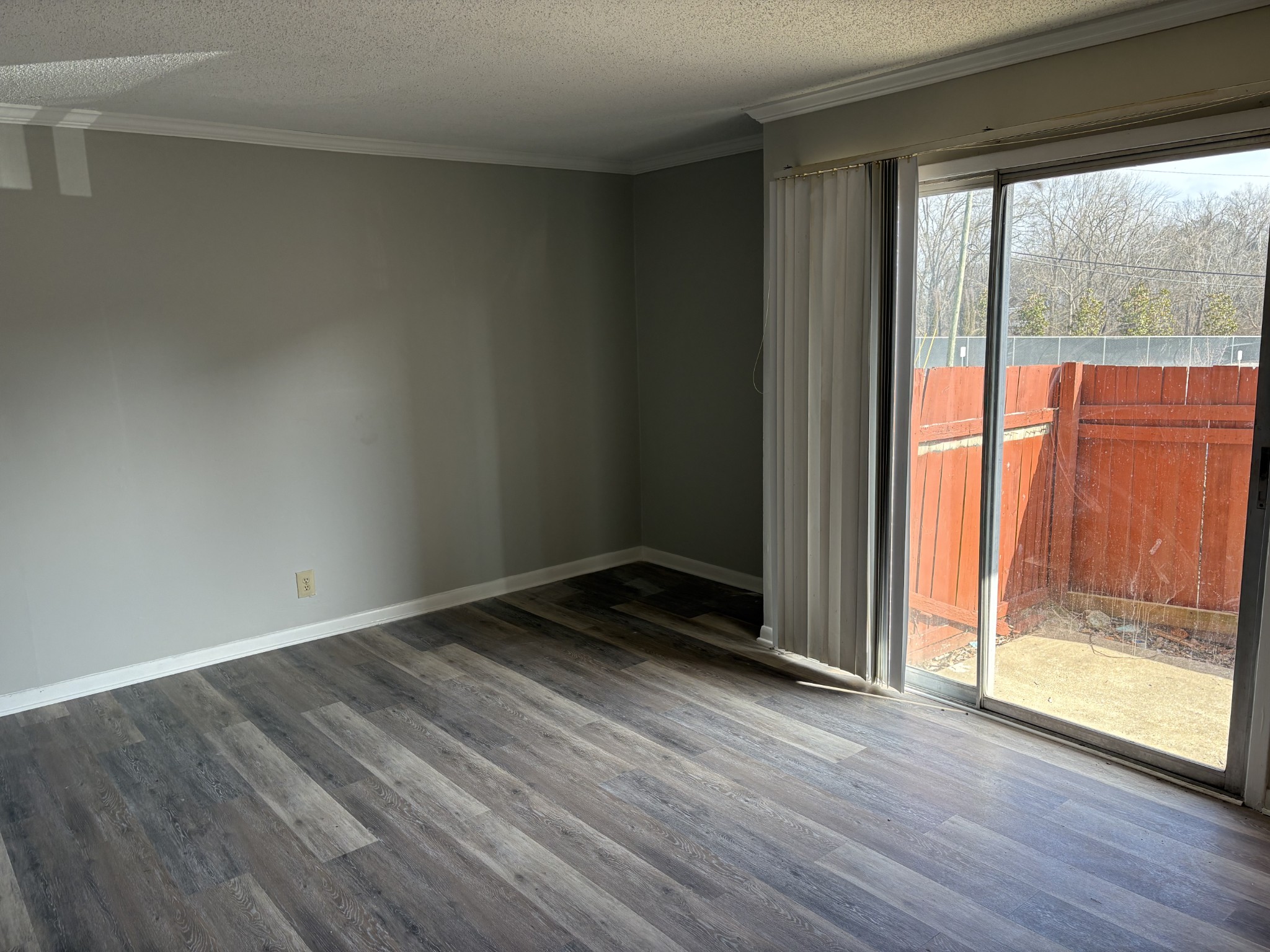 515 Basswood Ave F62