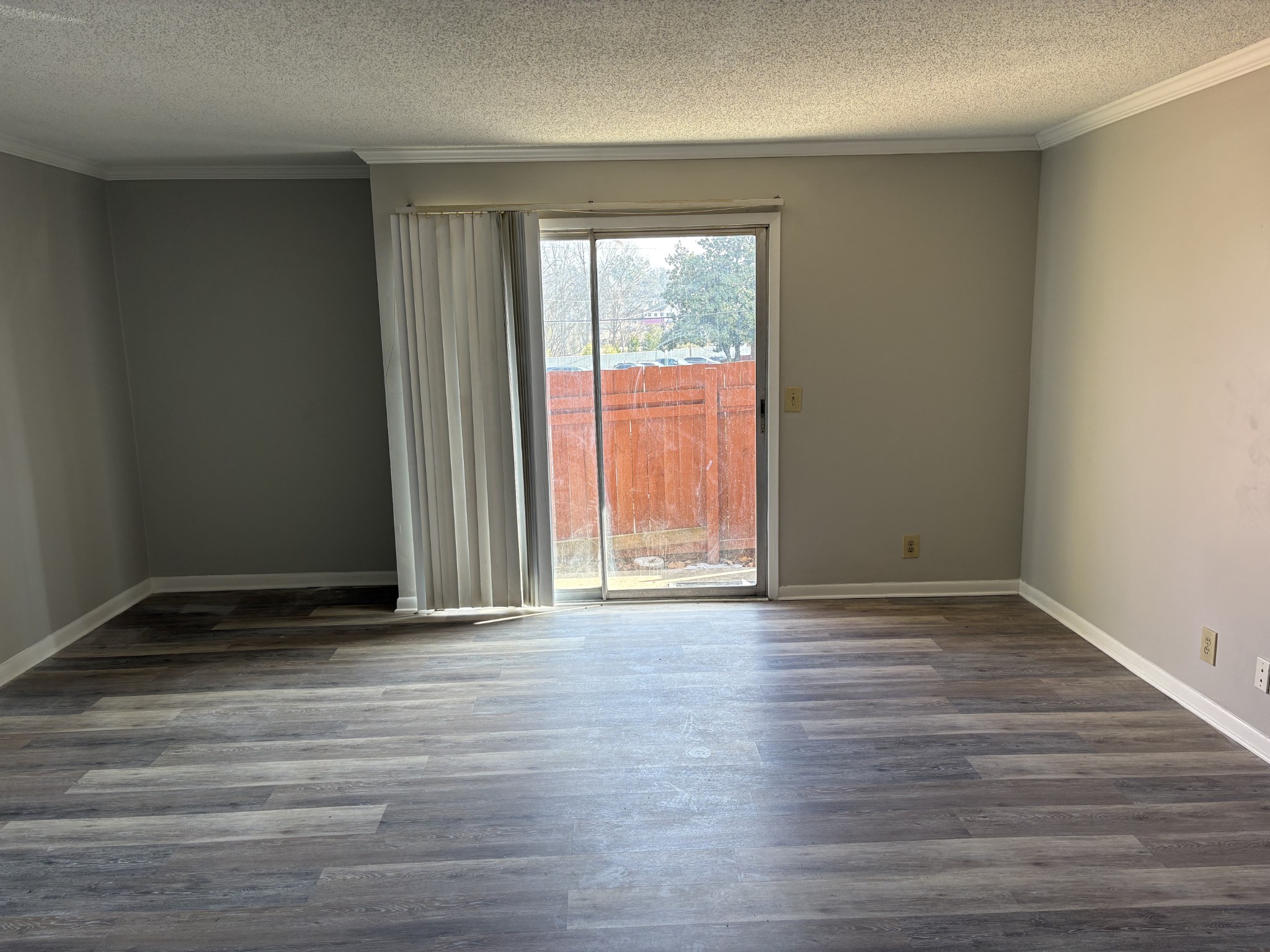 515 Basswood Ave F62