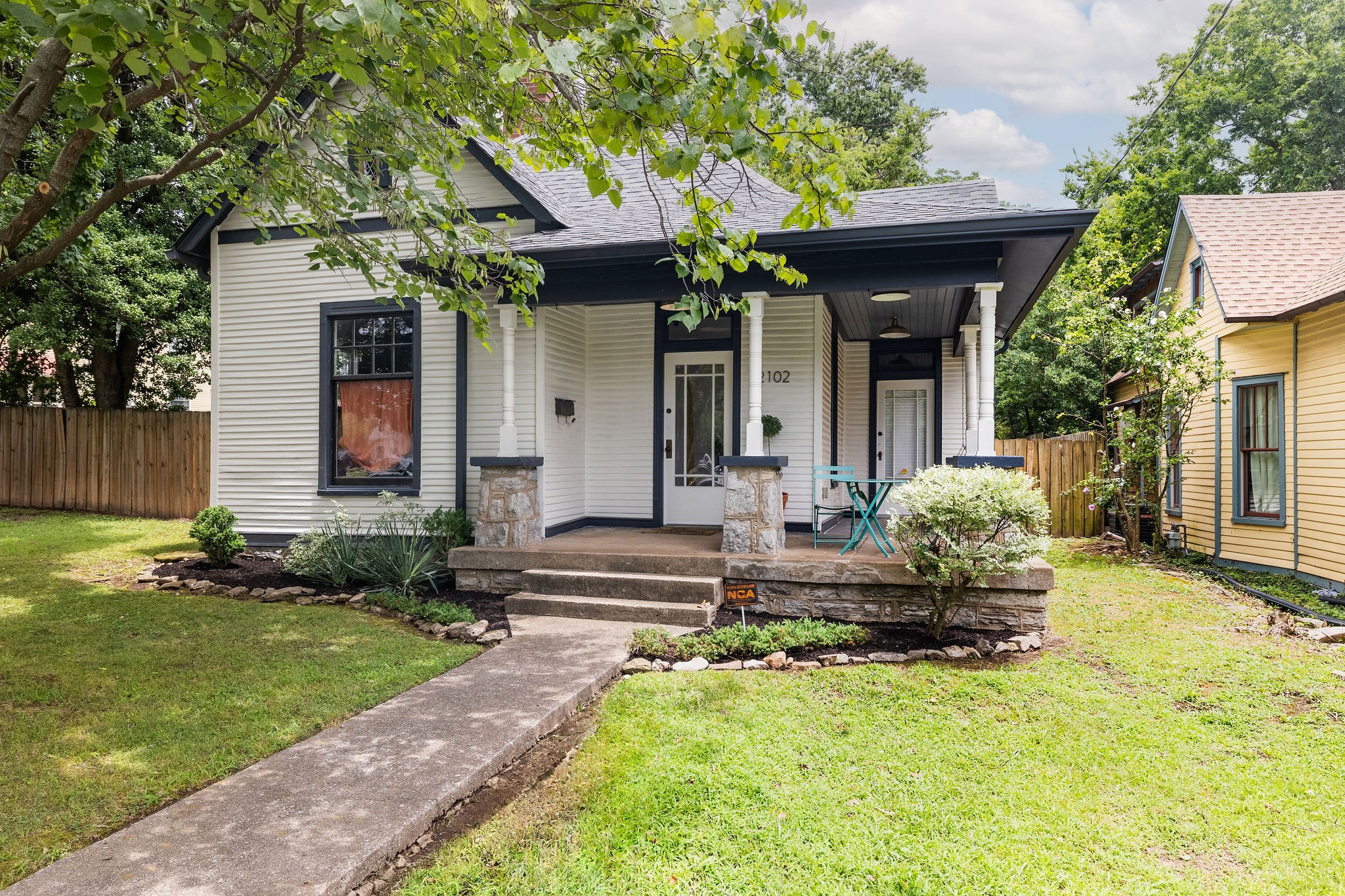 2102 Grantland Ave