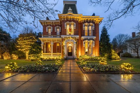 Photo of 214 3rd Ave S, Franklin, TN 37064 (MLS # 3061899)