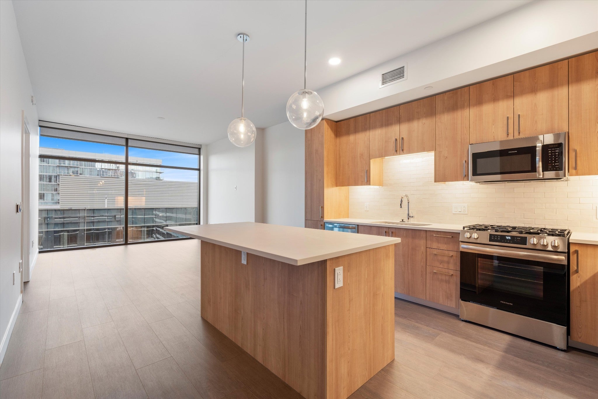 1-bed condo for sale in Nashville, TN 37203, 1212 Demonbreun St 1605 1212 Demonbreun St 1605, Nashville TN 37203 1-bed condo, photo 1 of 20