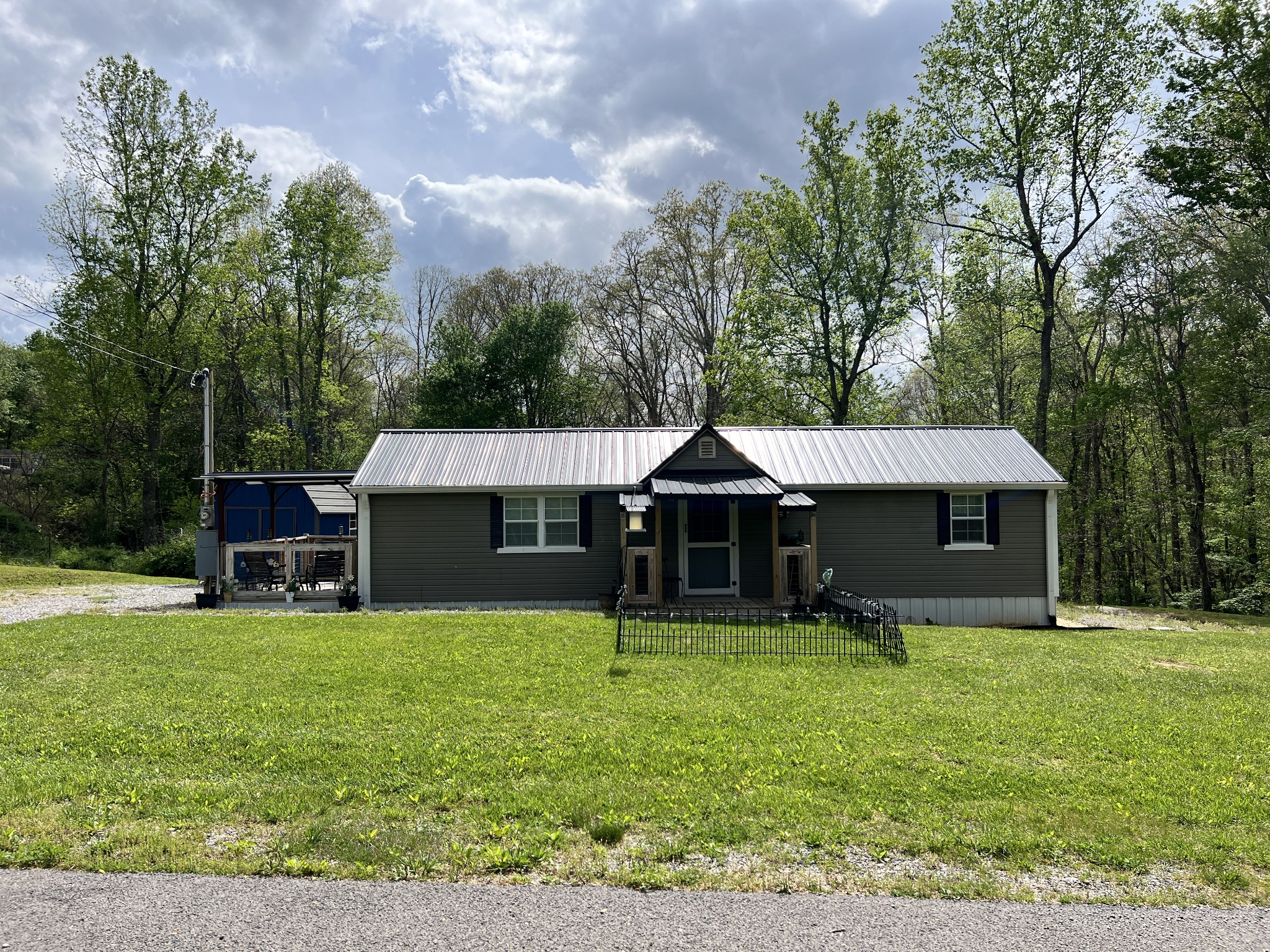 View Sparta, TN 38583 mobile home