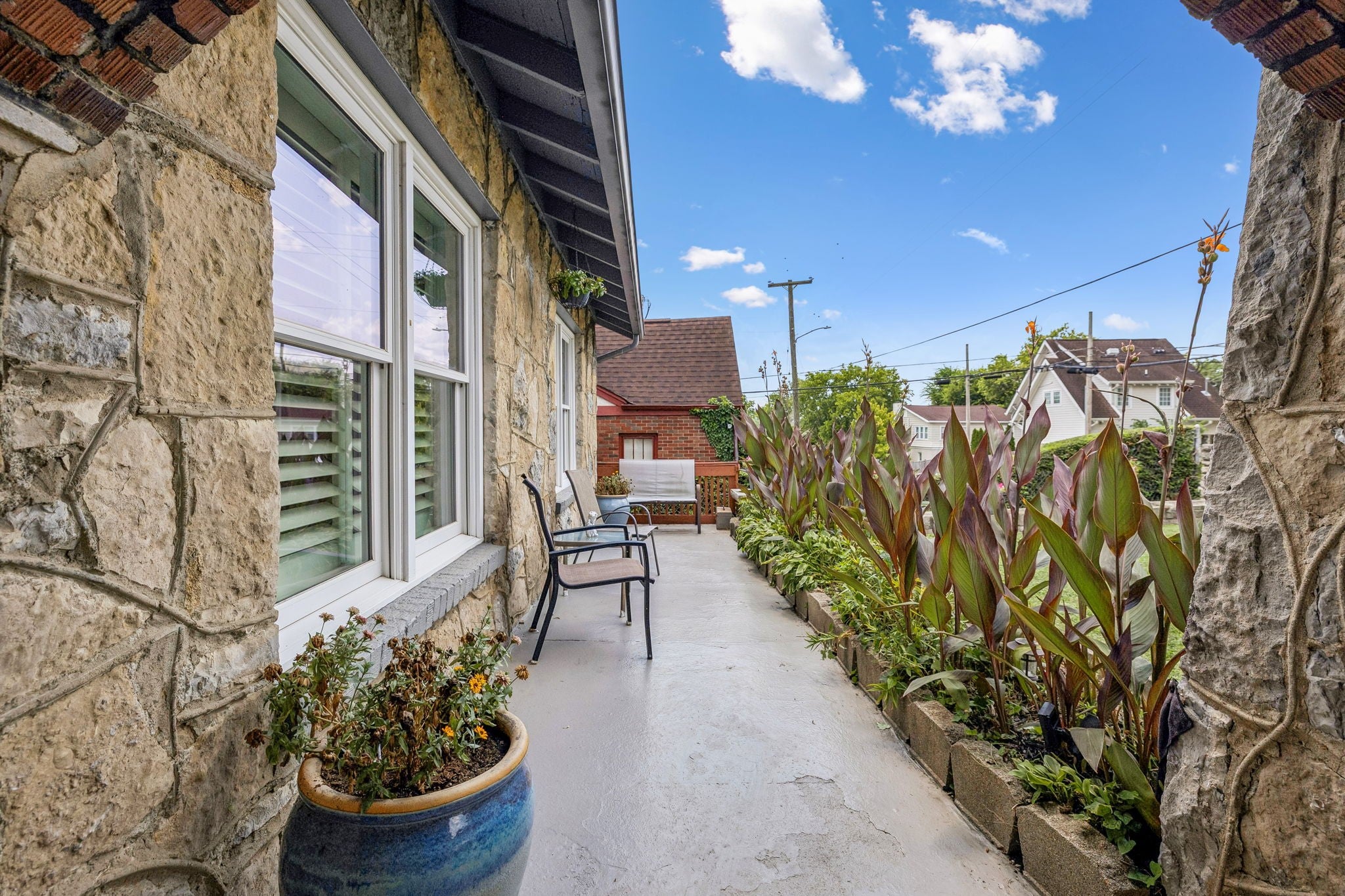 2112 Eastwood Ave