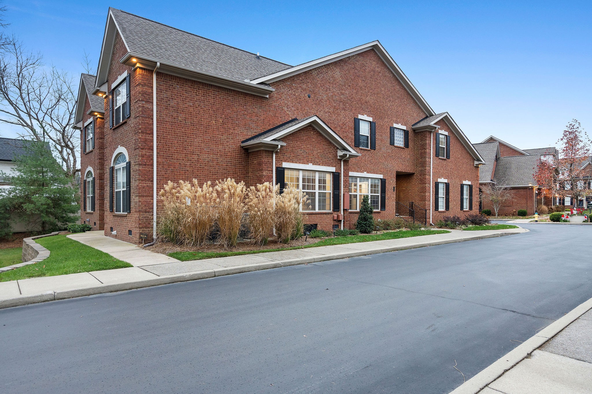 128 Brilliantine Cir