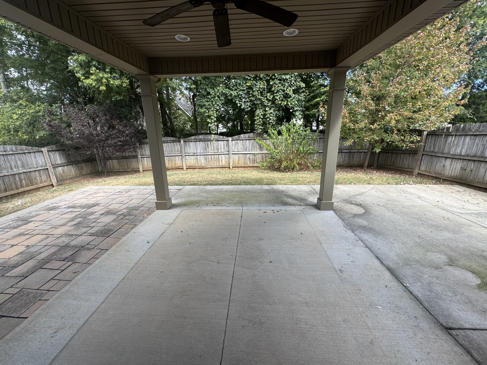 3230 Mapleside Ln
