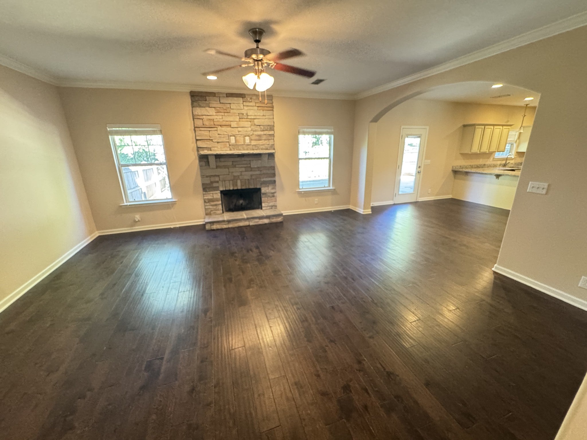 3230 Mapleside Ln