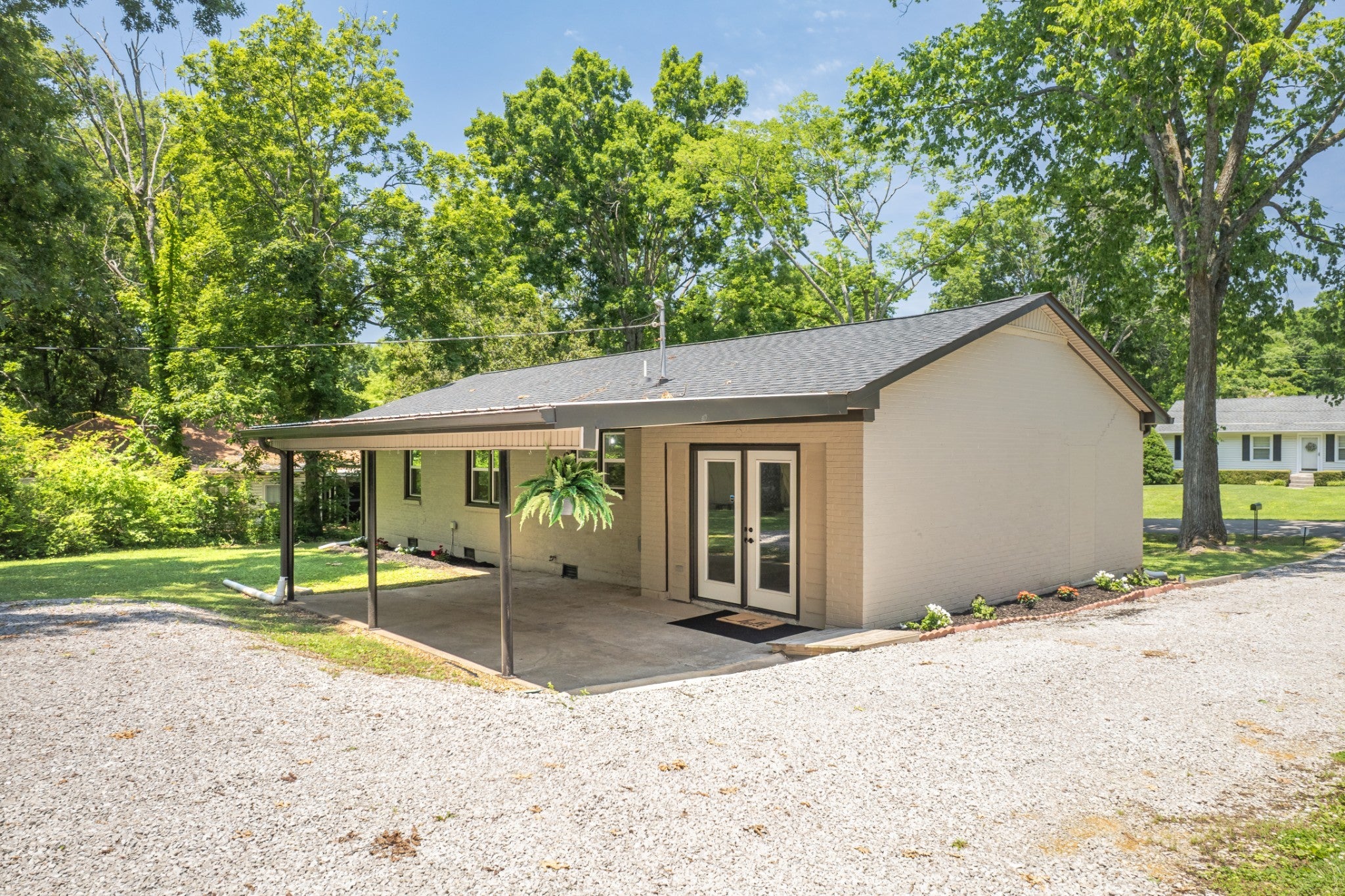 916 Battery Dr