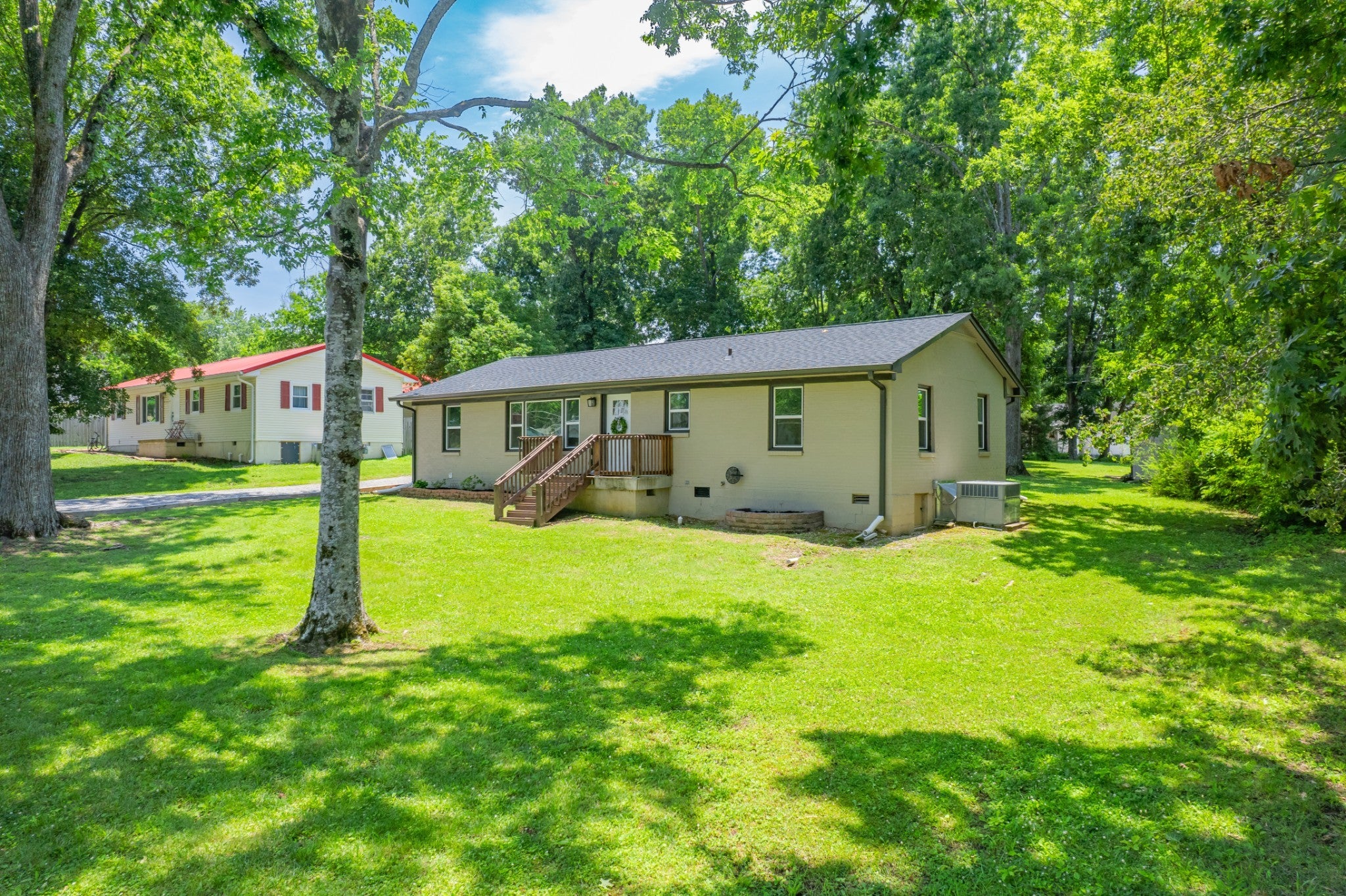 916 Battery Dr