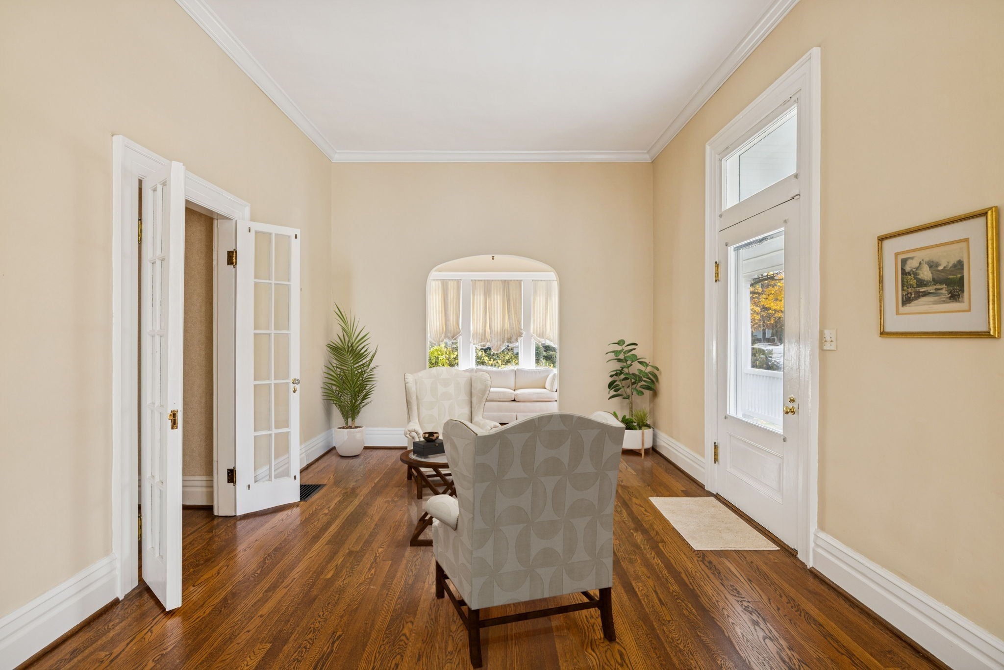 215 4th Ave S